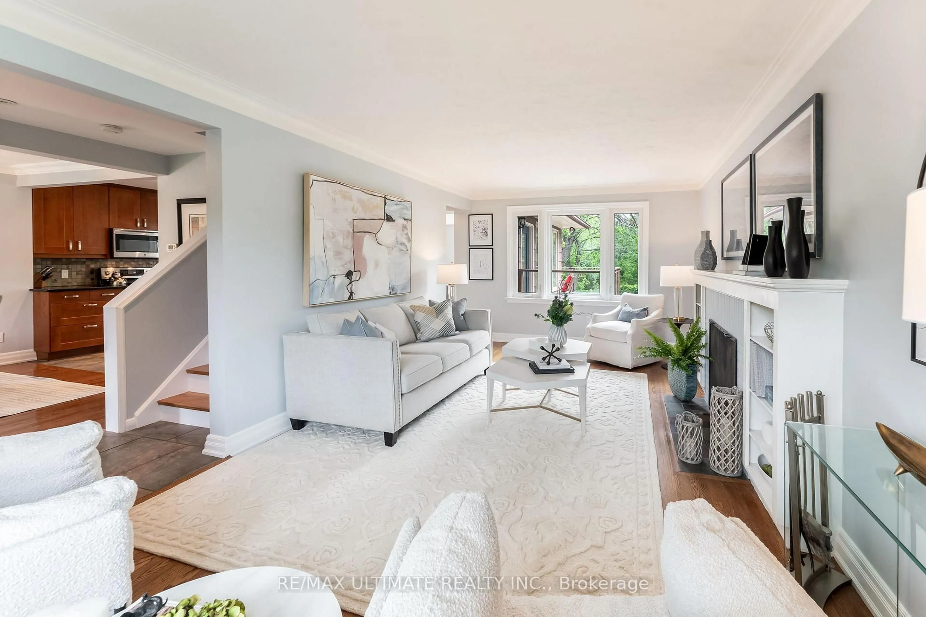 Living room with furniture, unknown for 69 Midland Ave, Toronto Ontario M1N 3Z8
