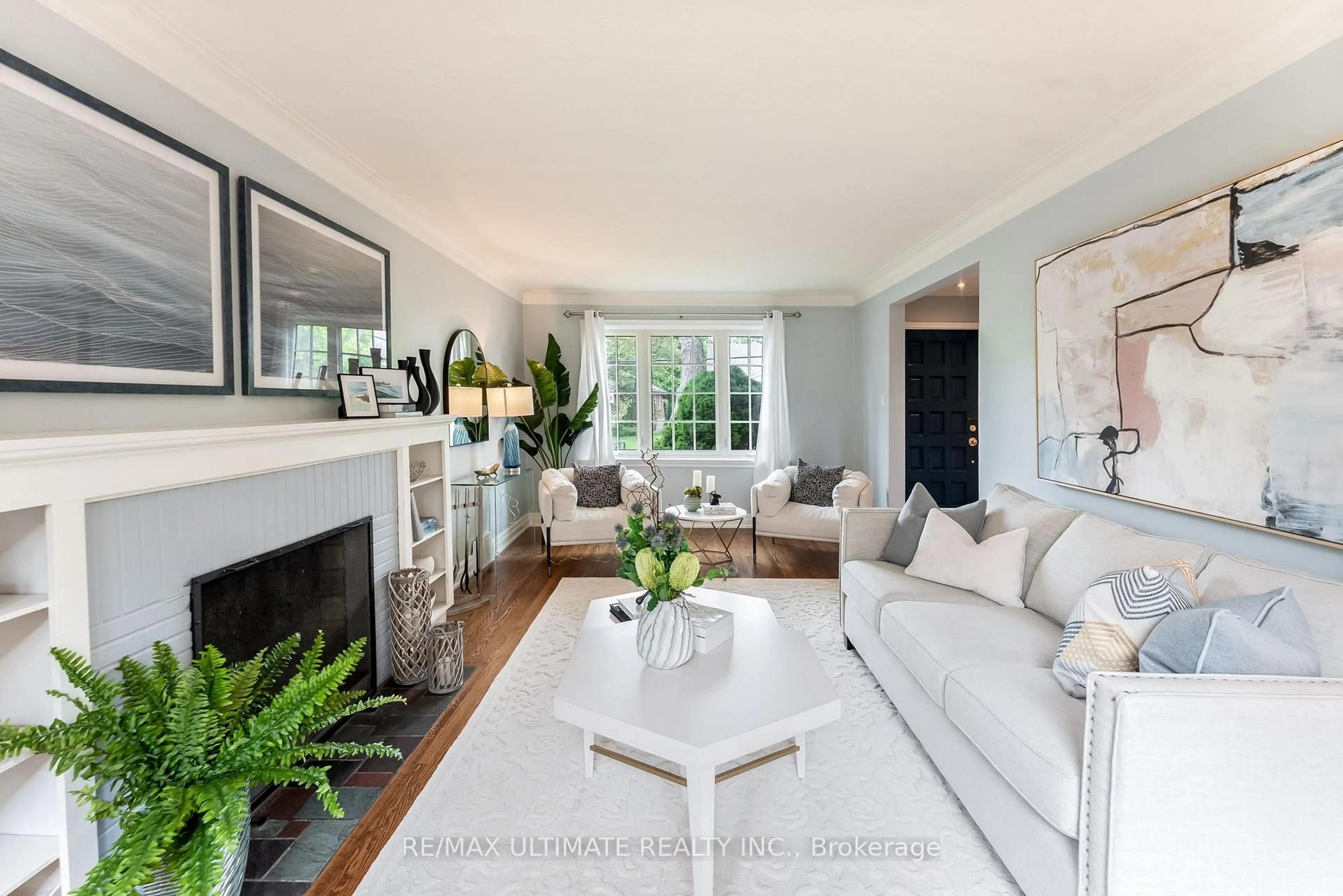 Living room with furniture, unknown for 69 Midland Ave, Toronto Ontario M1N 3Z8