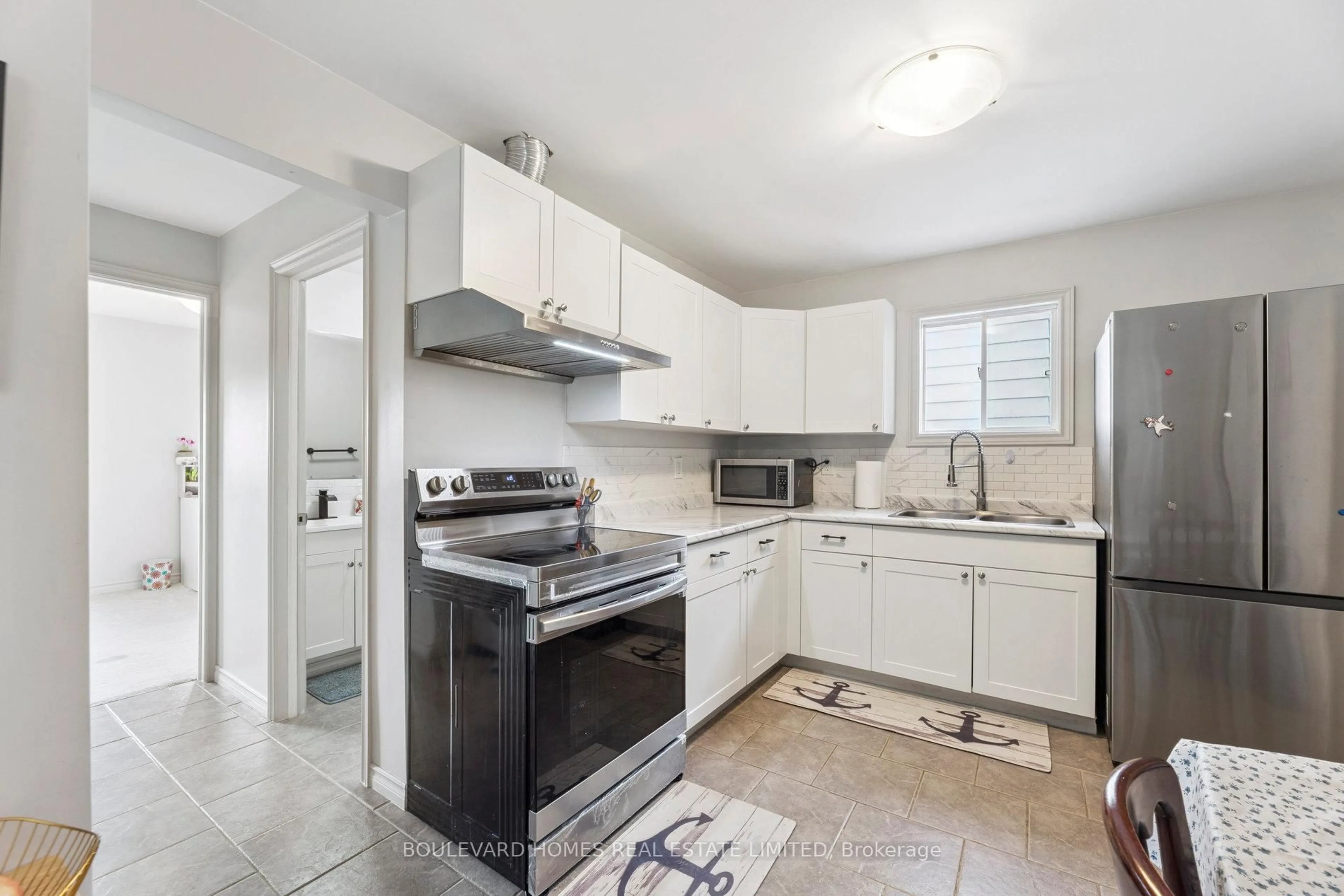 Standard kitchen, unknown for 315 Oshawa Blvd, Oshawa Ontario L1G 5T2