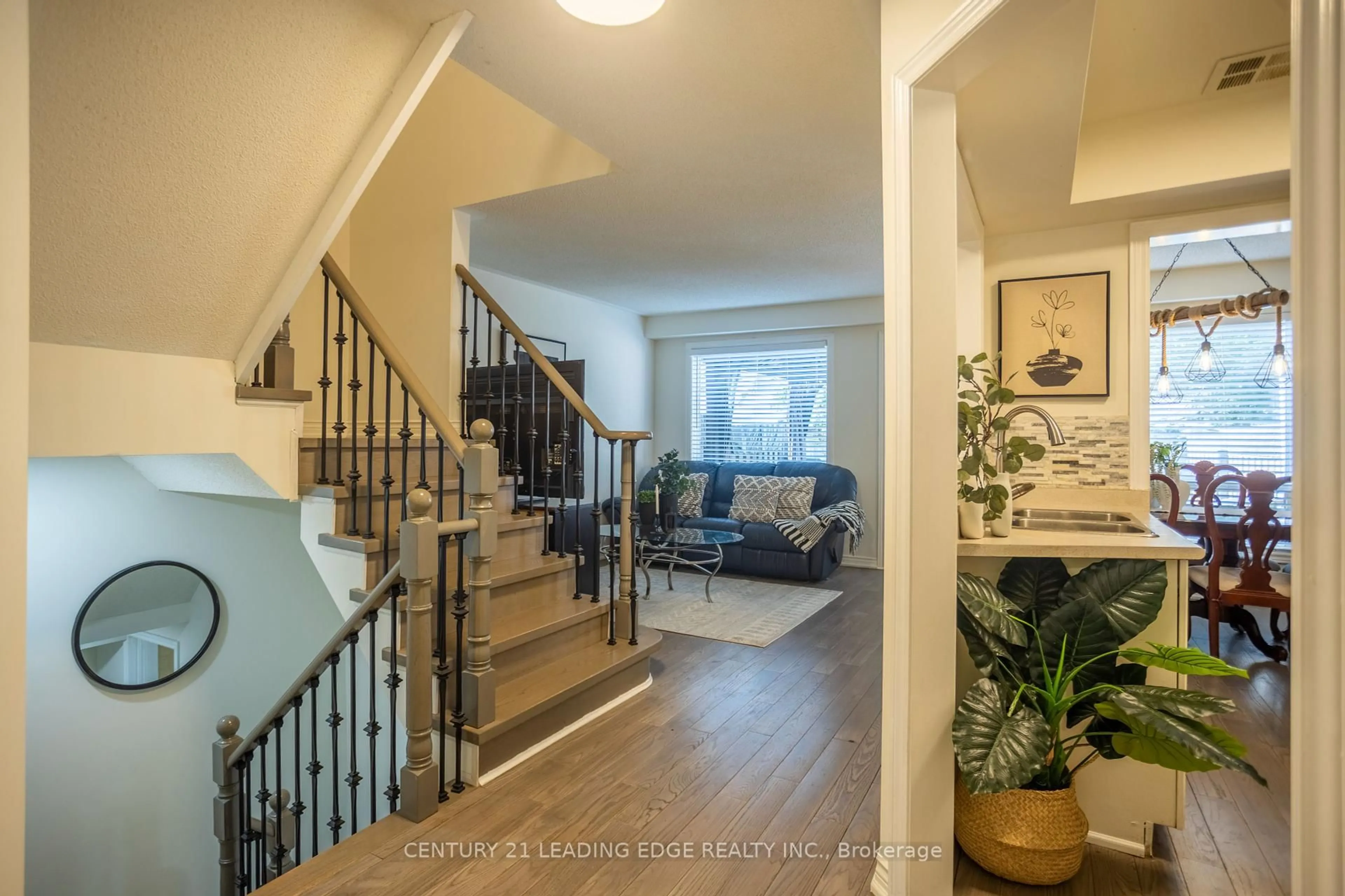 Unknown for 40 Weaver St, Clarington Ontario L1E 2Y3