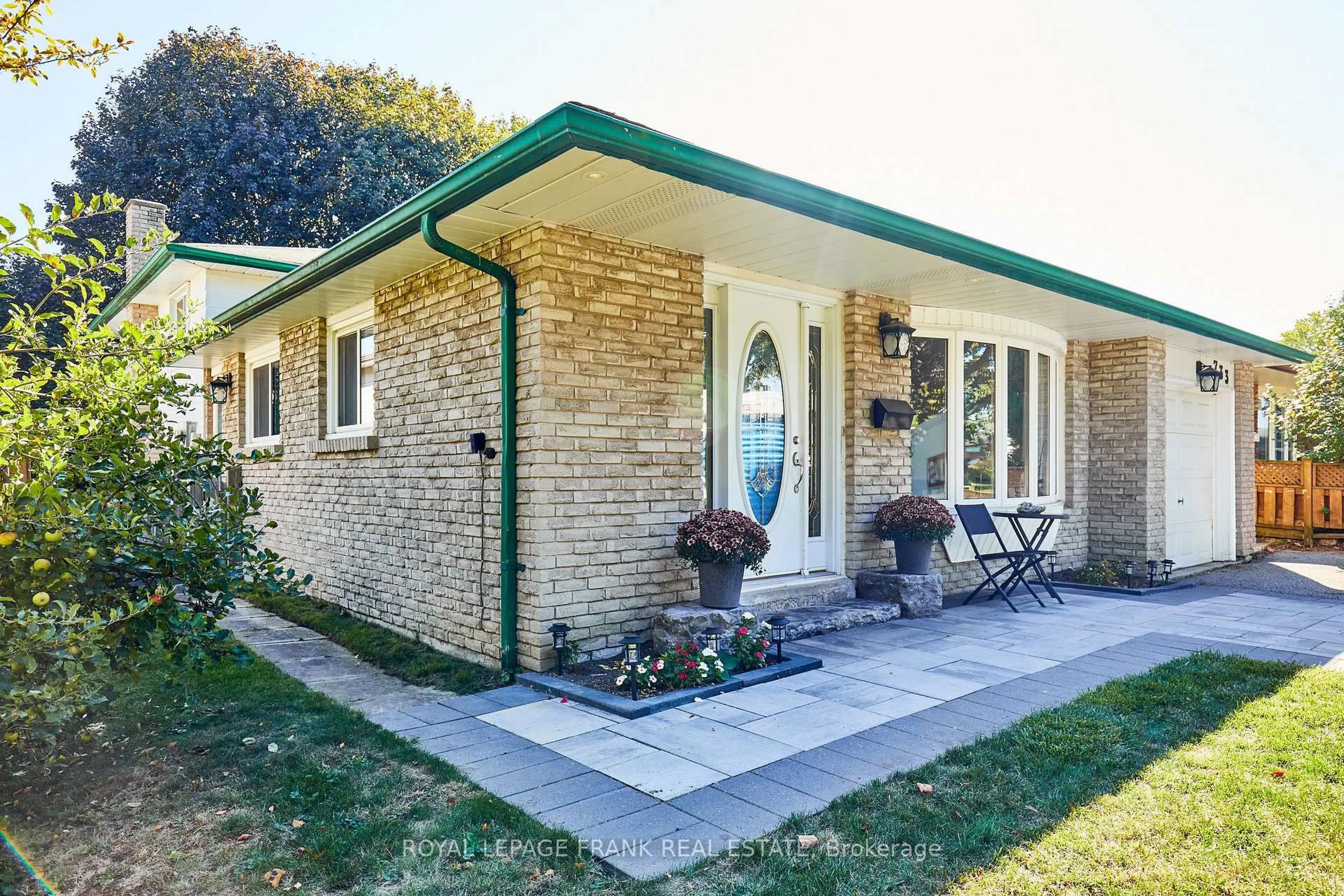 Home with brick exterior material, street for 733 Clifton Dr, Oshawa Ontario L1G 2Y9