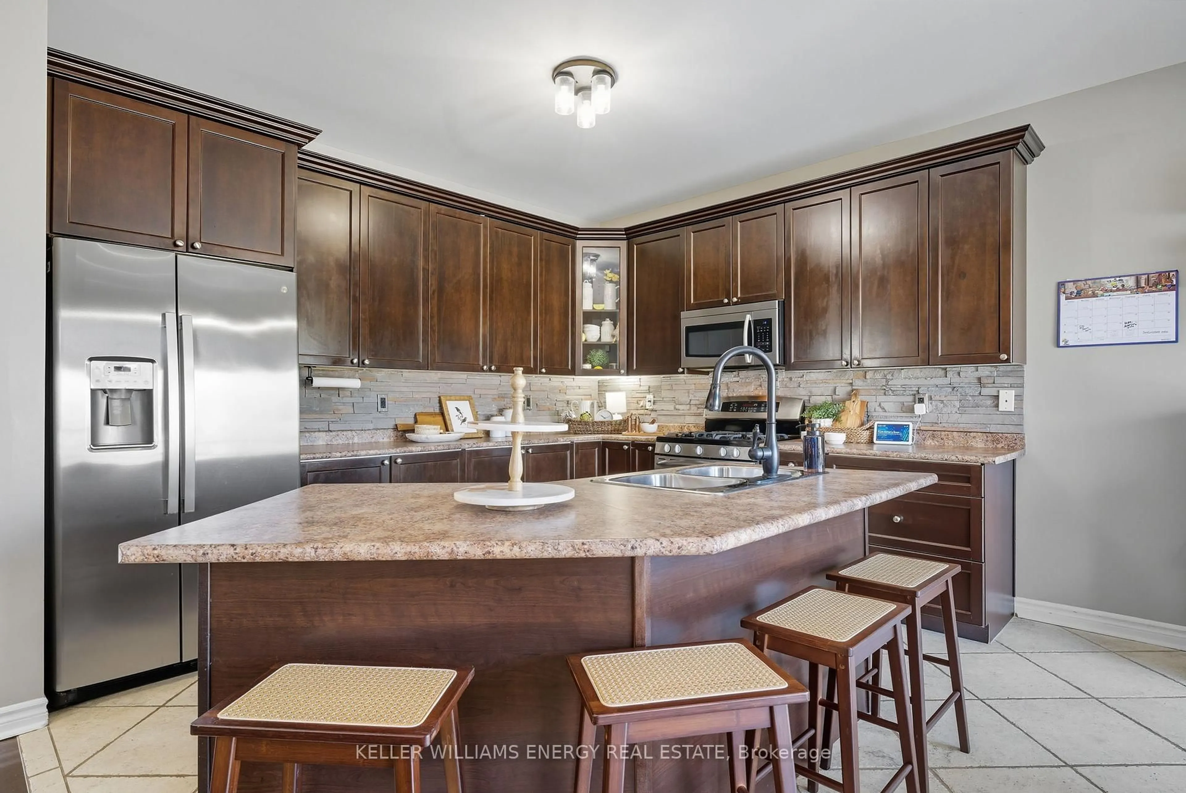 Open concept kitchen, ceramic/tile floor for 7 Mccorkell St, Clarington Ontario L1C 0C1