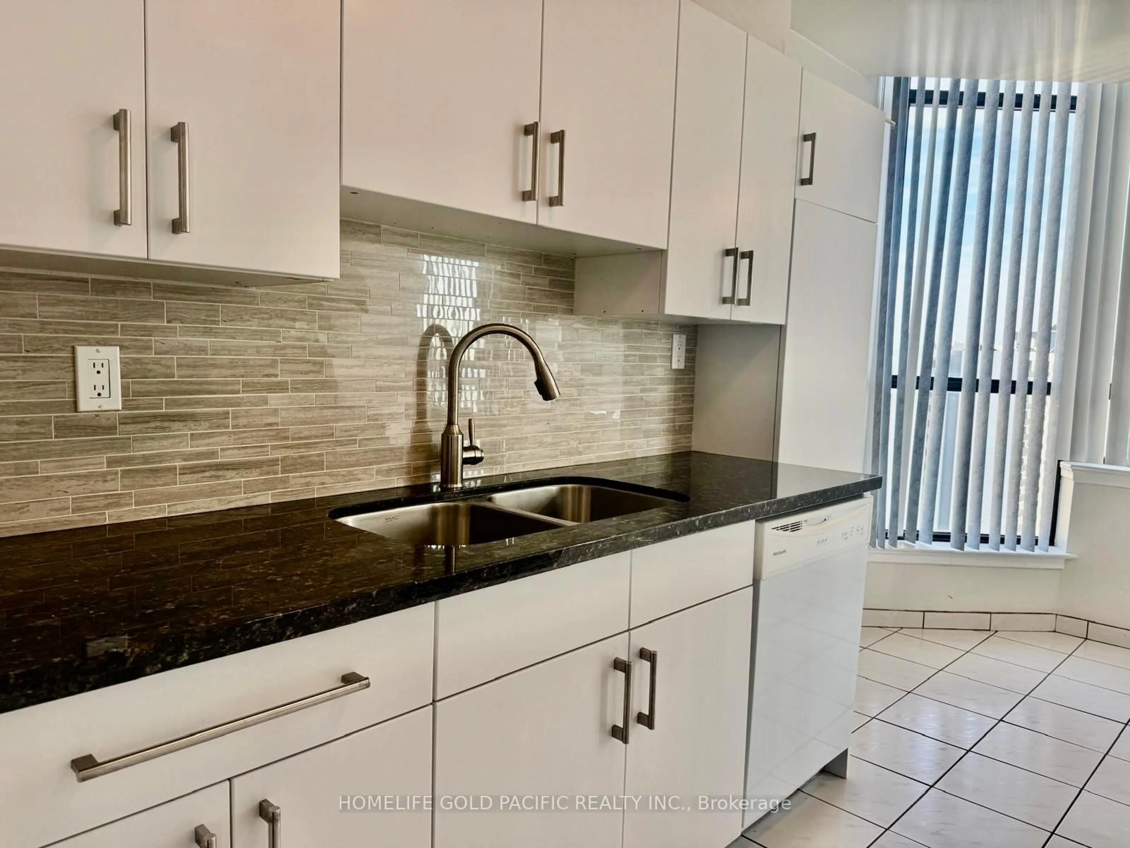 Standard kitchen, ceramic/tile floor for 55 Bamburgh Circ #Ph10, Toronto Ontario M1W 3V4