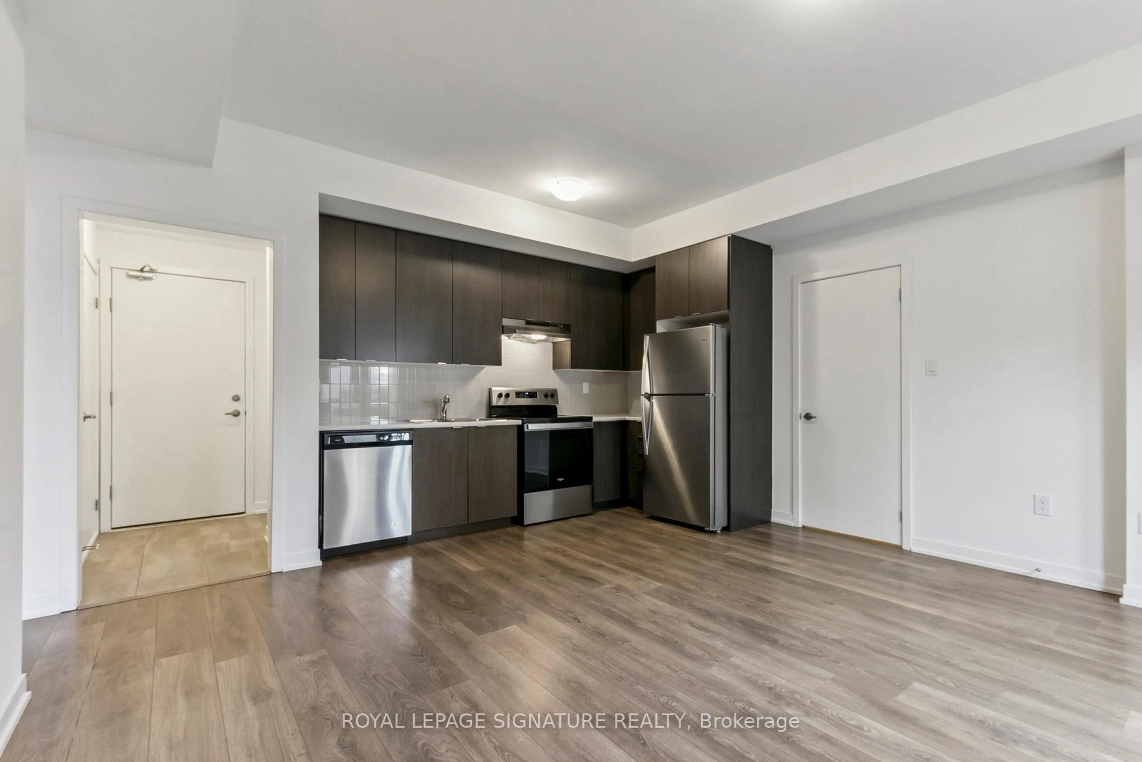 Standard kitchen, unknown for 1525 Kingston Rd #302, Pickering Ontario L1V 0E9