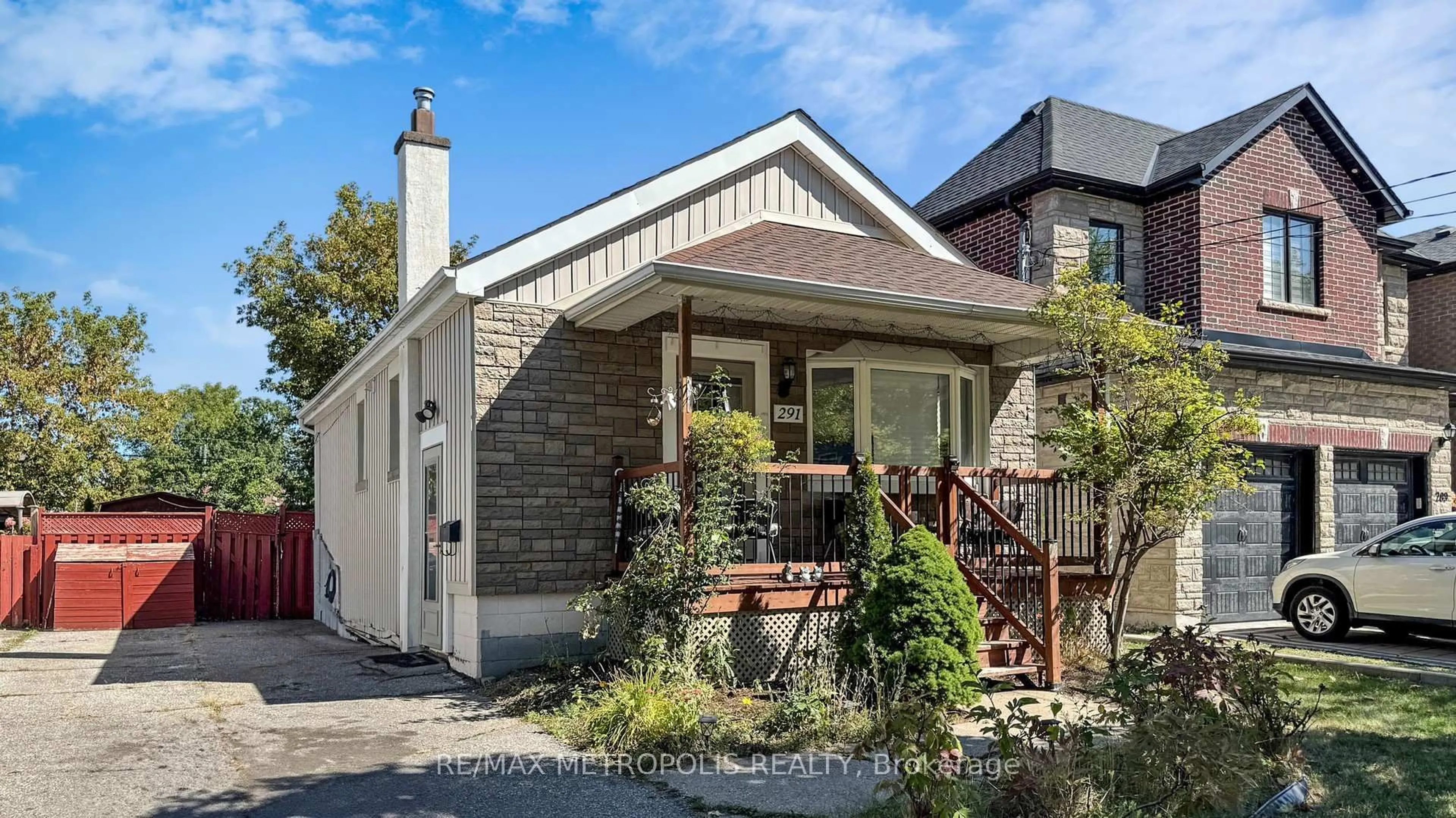 Home with brick exterior material, street for 291 Kennedy Rd, Toronto Ontario M1N 3P6