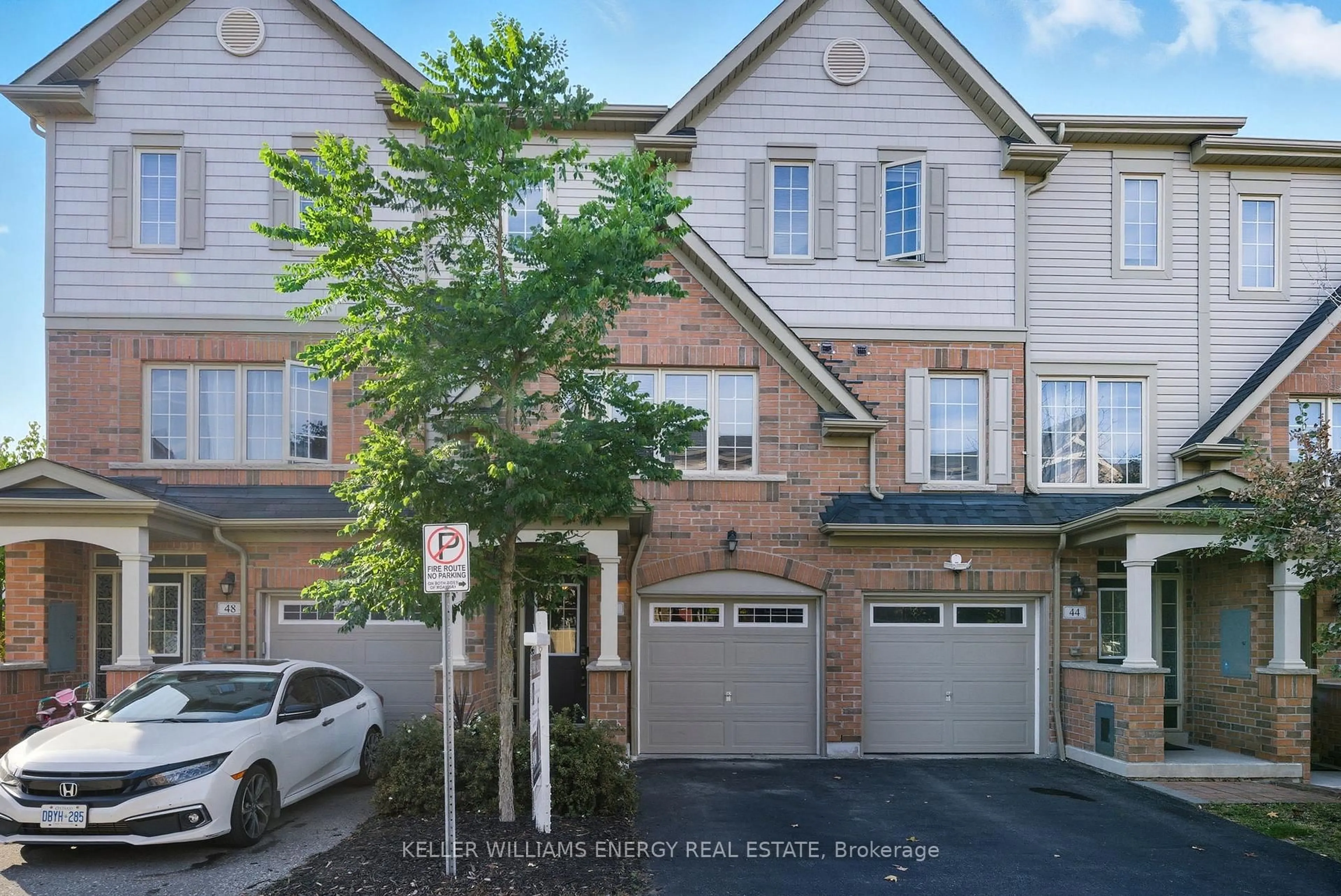 A pic from outside/outdoor area/front of a property/back of a property/a pic from drone, street for 46 Comfort Way, Whitby Ontario L1N 2K6