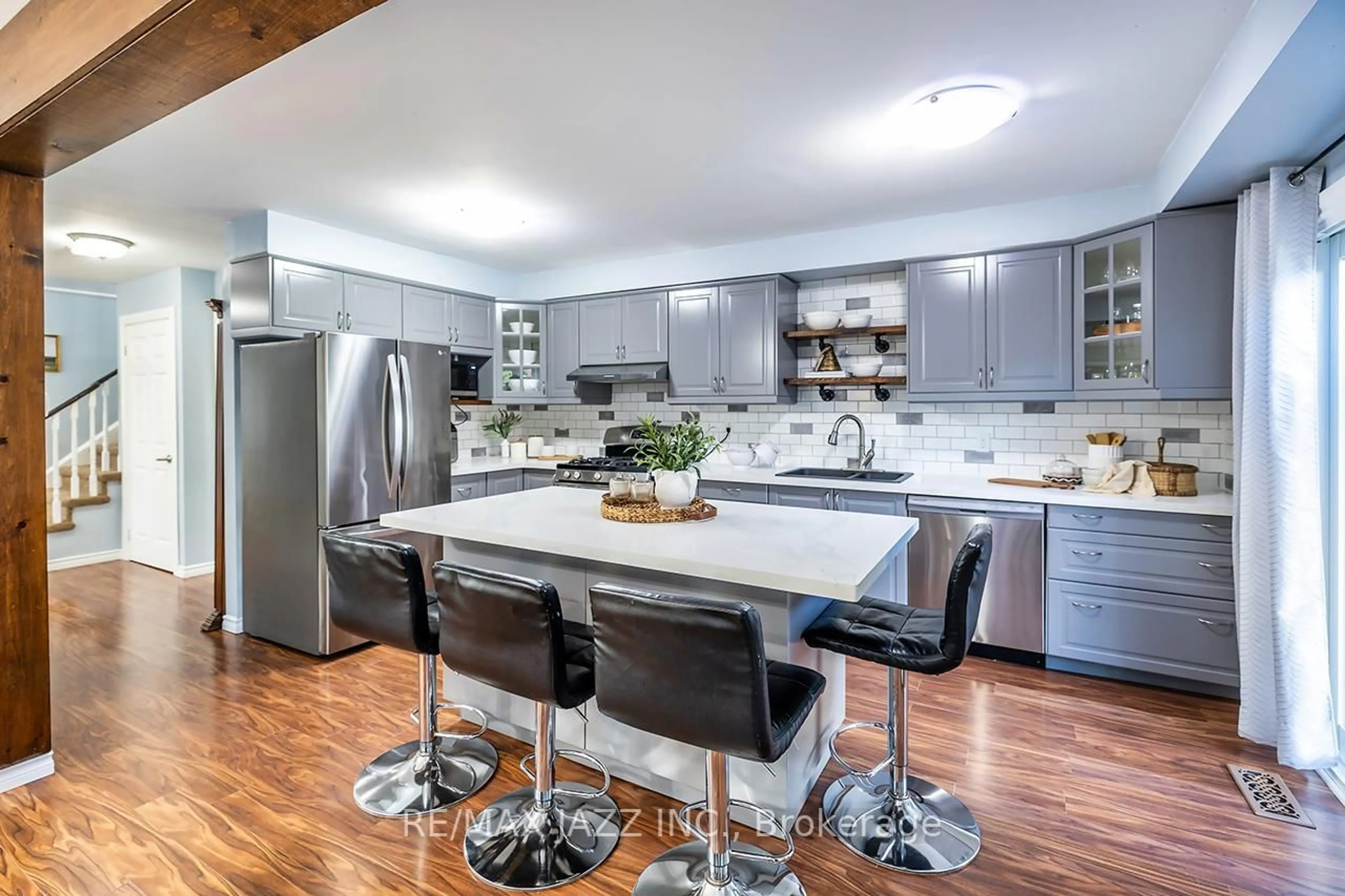 Open concept kitchen, unknown for 53 Vail Meadows Cres, Clarington Ontario L1C 4T2