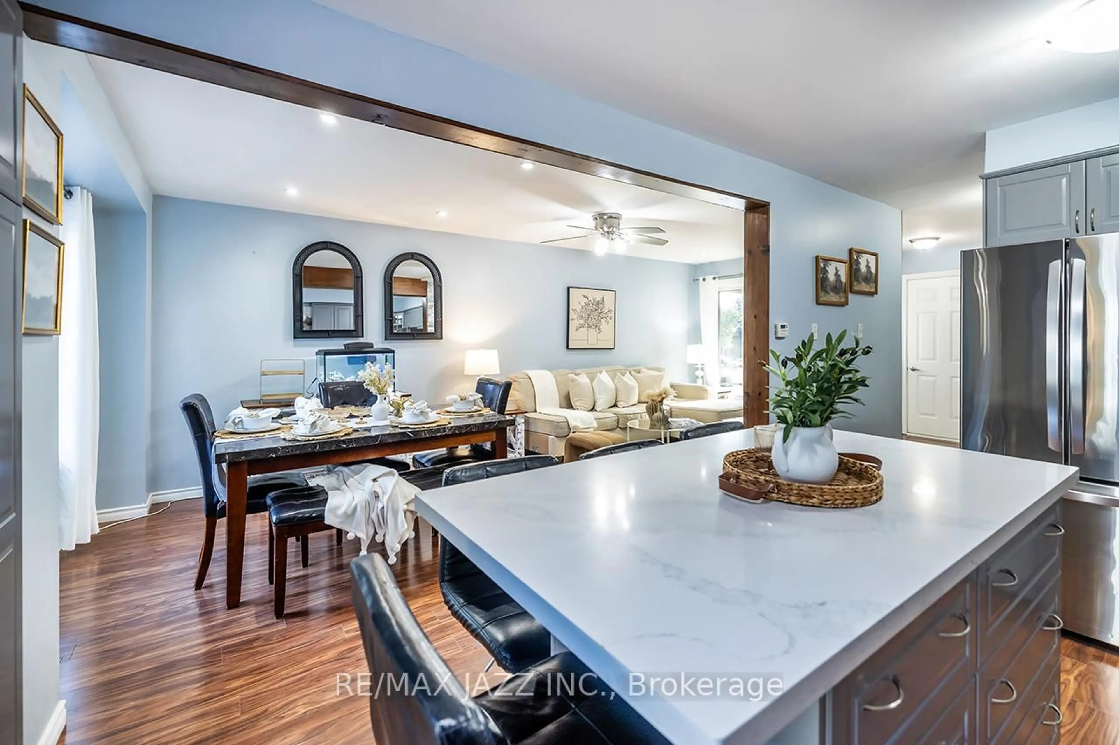 Open concept kitchen, unknown for 53 Vail Meadows Cres, Clarington Ontario L1C 4T2