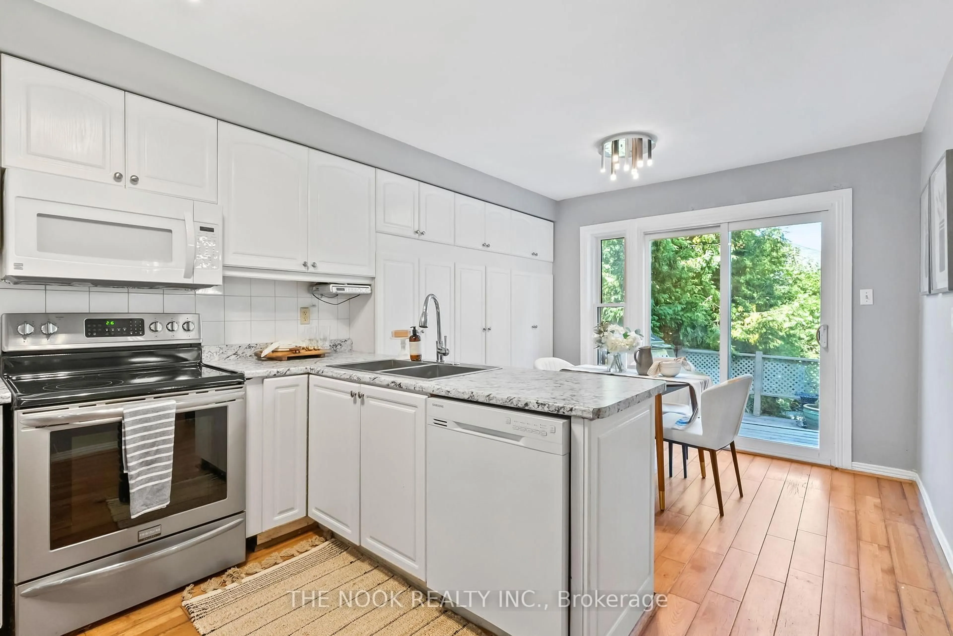 Open concept kitchen, unknown for 1041 Meadowridge Cres, Pickering Ontario L1V 4Z6