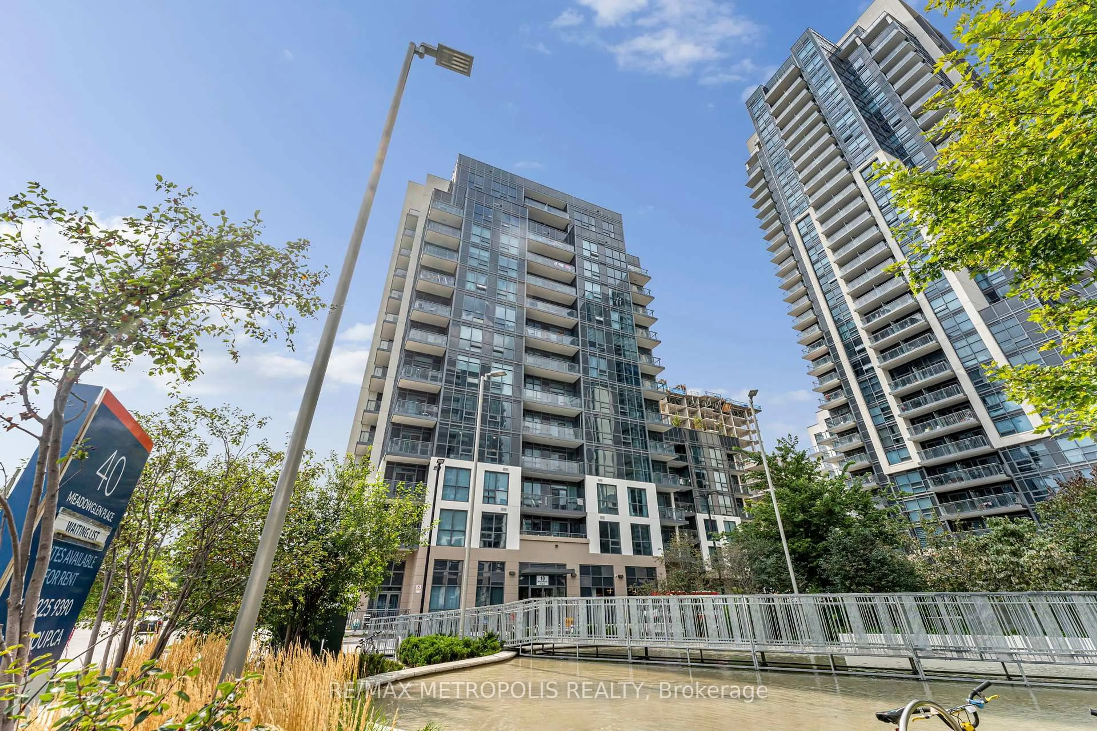 Unknown for 10 Meadowglen Pl #403, Toronto Ontario M1G 0A8