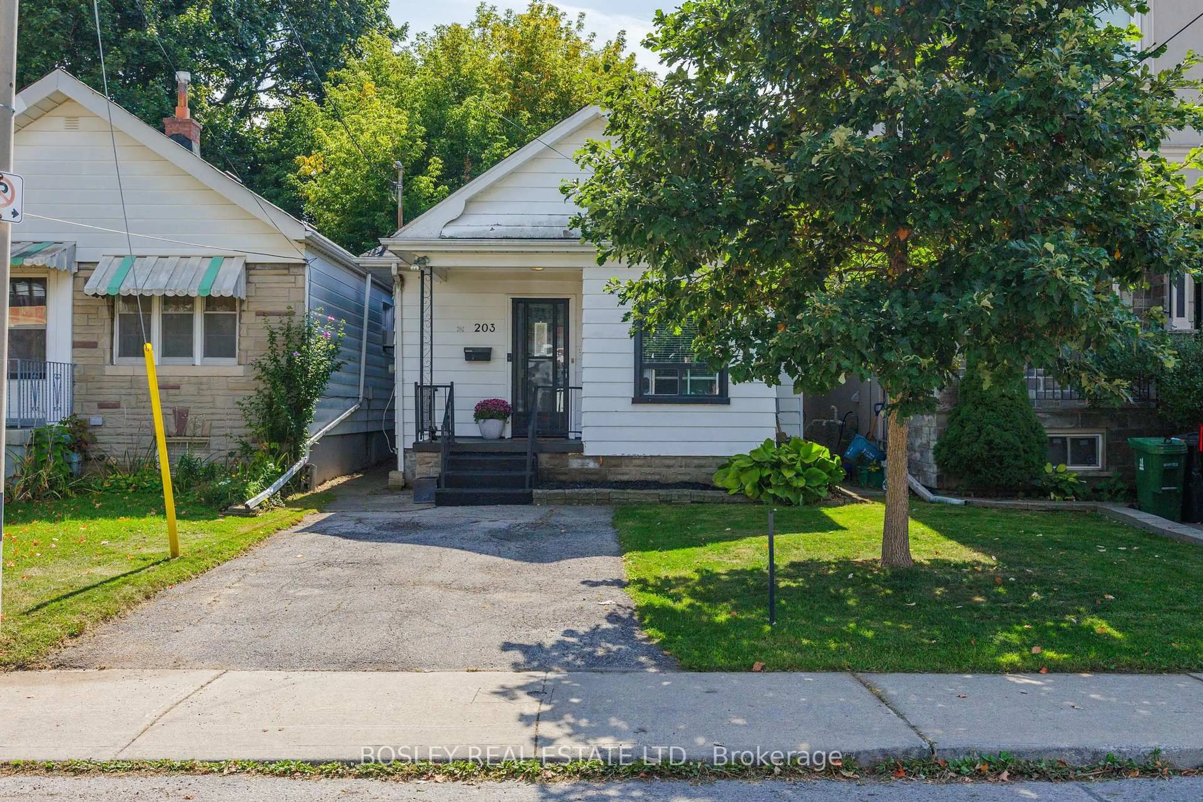 Unknown for 203 Virginia Ave, Toronto Ontario M4C 2T6