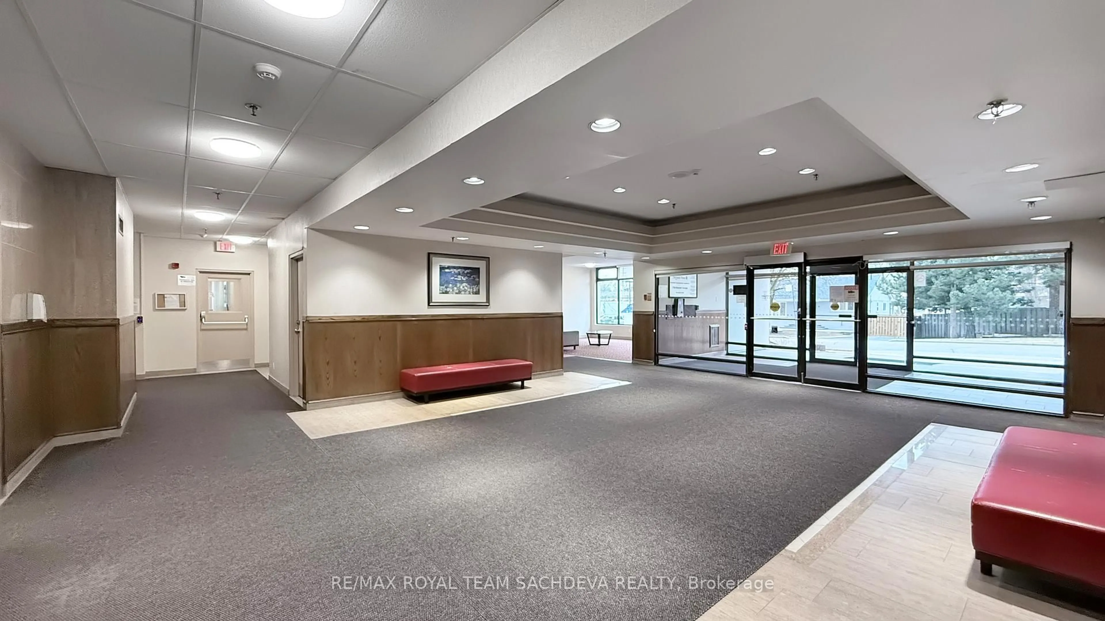 Indoor foyer for 1 Reidmount Ave #903, Toronto Ontario M1S 4V3