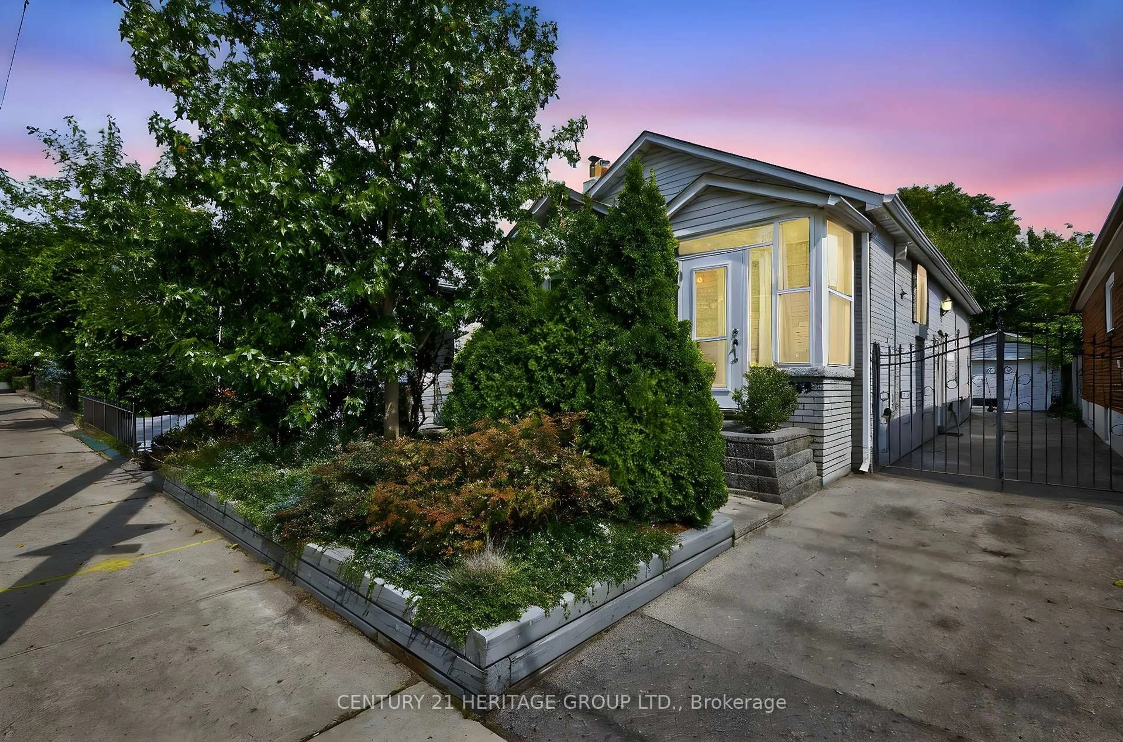 Unknown for 1269 Broadview Ave, Toronto Ontario M4K 2T5