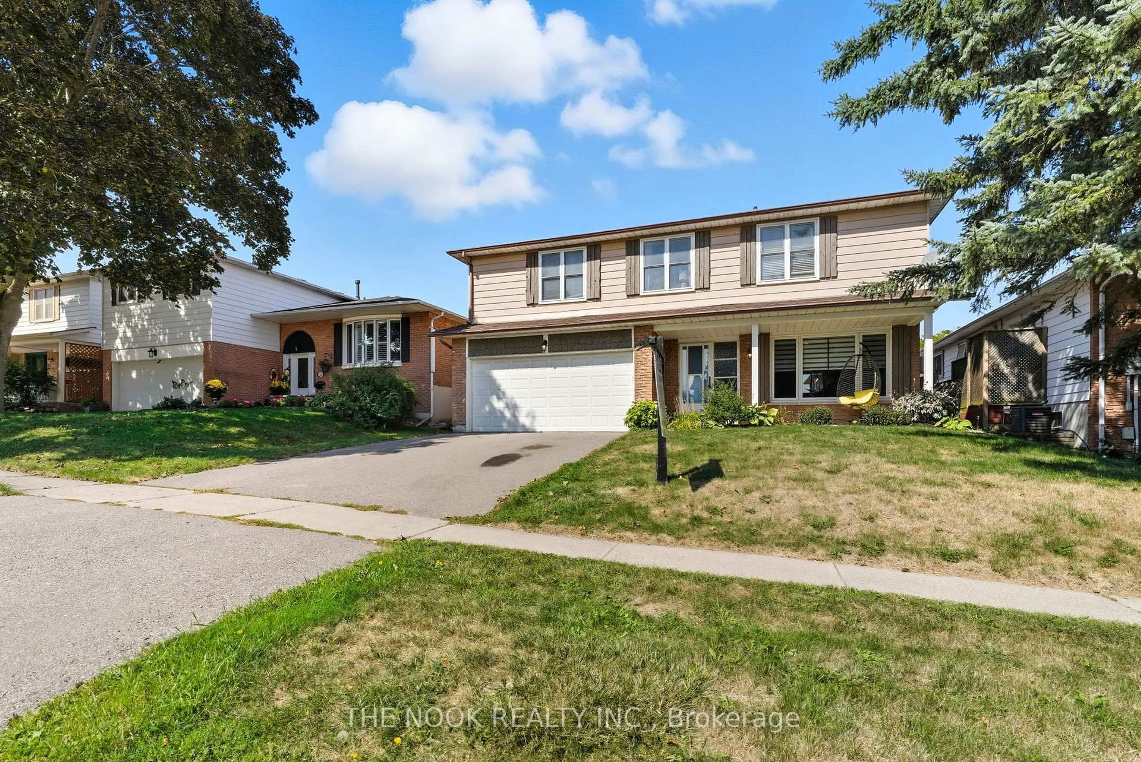Home with brick exterior material, street for 55 Rosalynne Ave, Clarington Ontario L1C 3X7