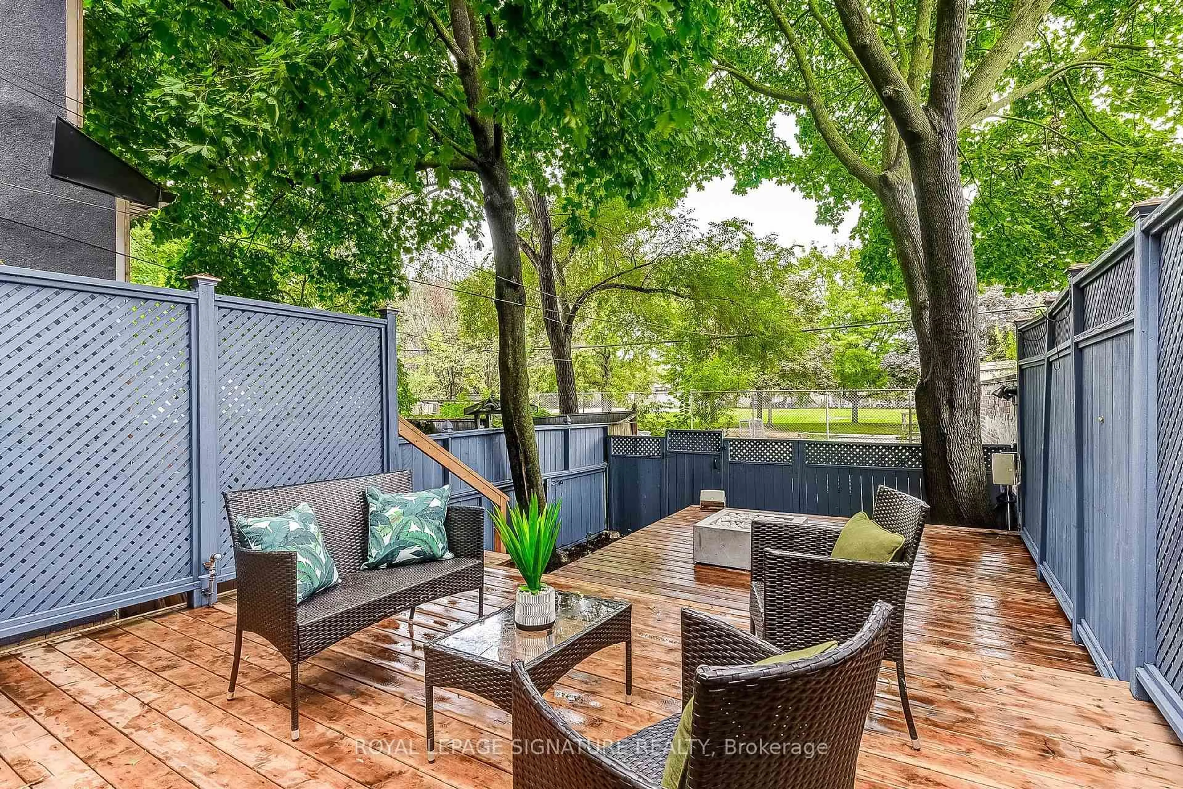 Patio, water/lake/river/ocean view for 28 Garnock Ave, Toronto Ontario M4K 1M2