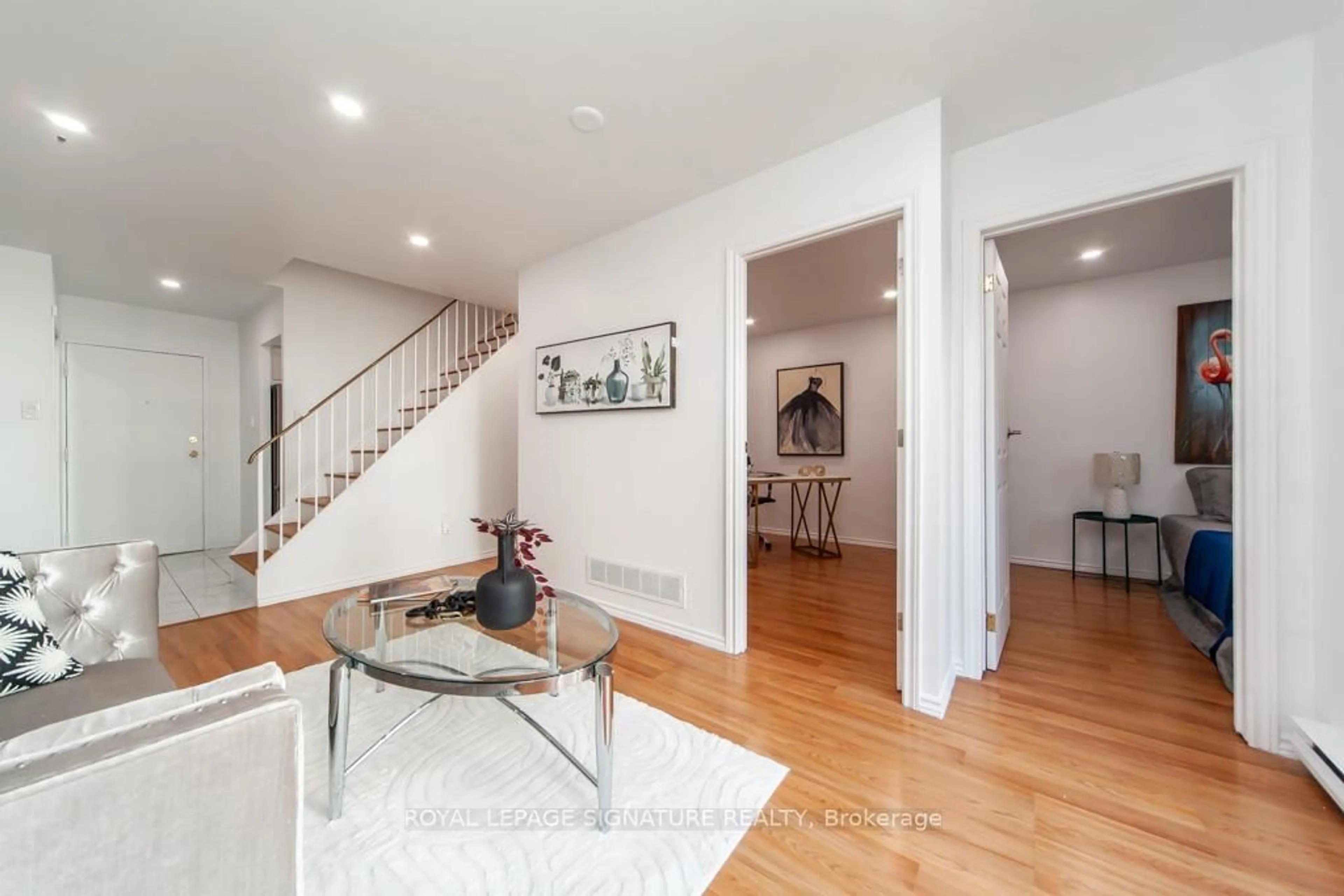 Indoor entryway for 100 Mornelle Crt #2073, Toronto Ontario M1E 4X2