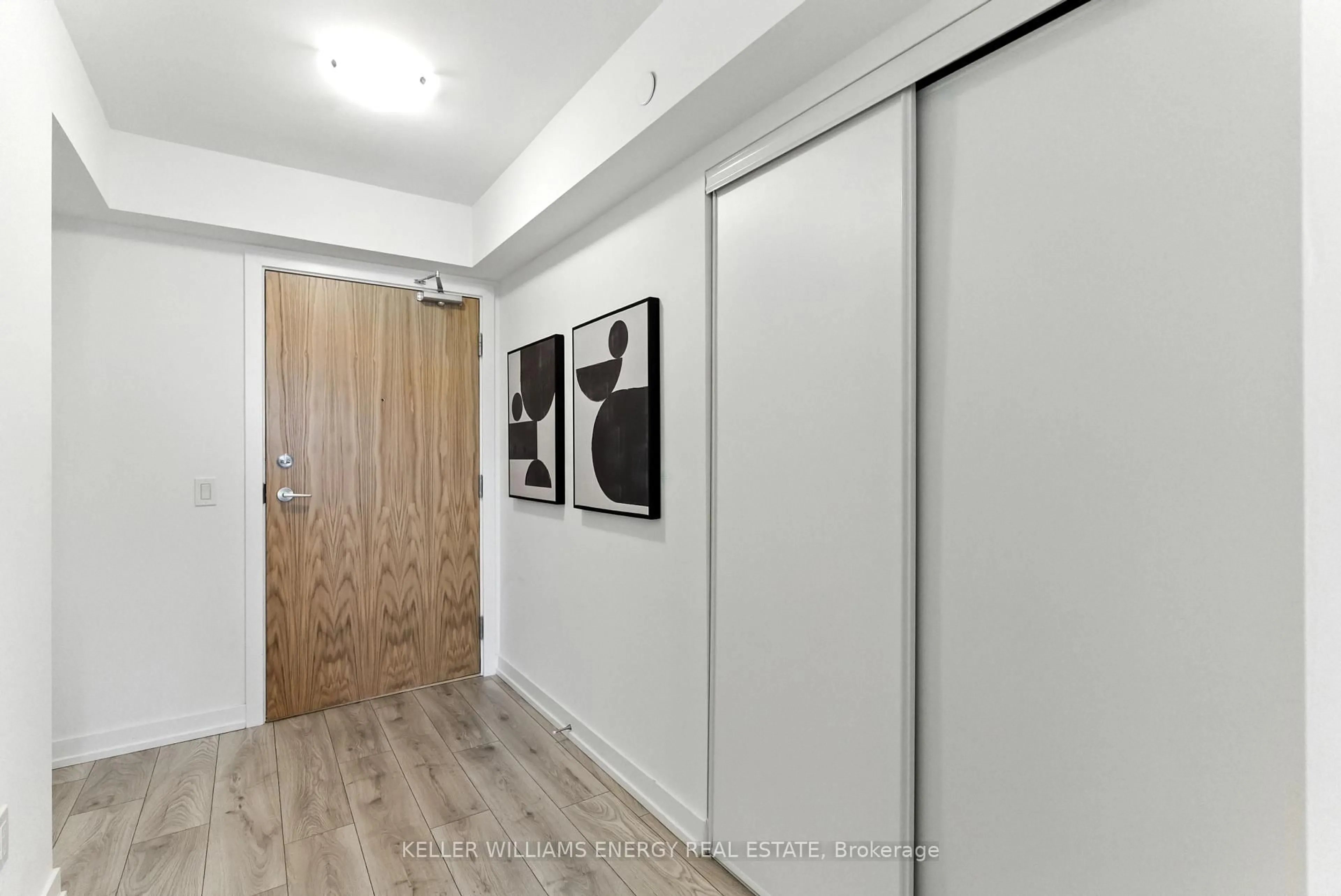 Indoor entryway for 1455 Celebration Dr #416, Pickering Ontario L1W 0C3