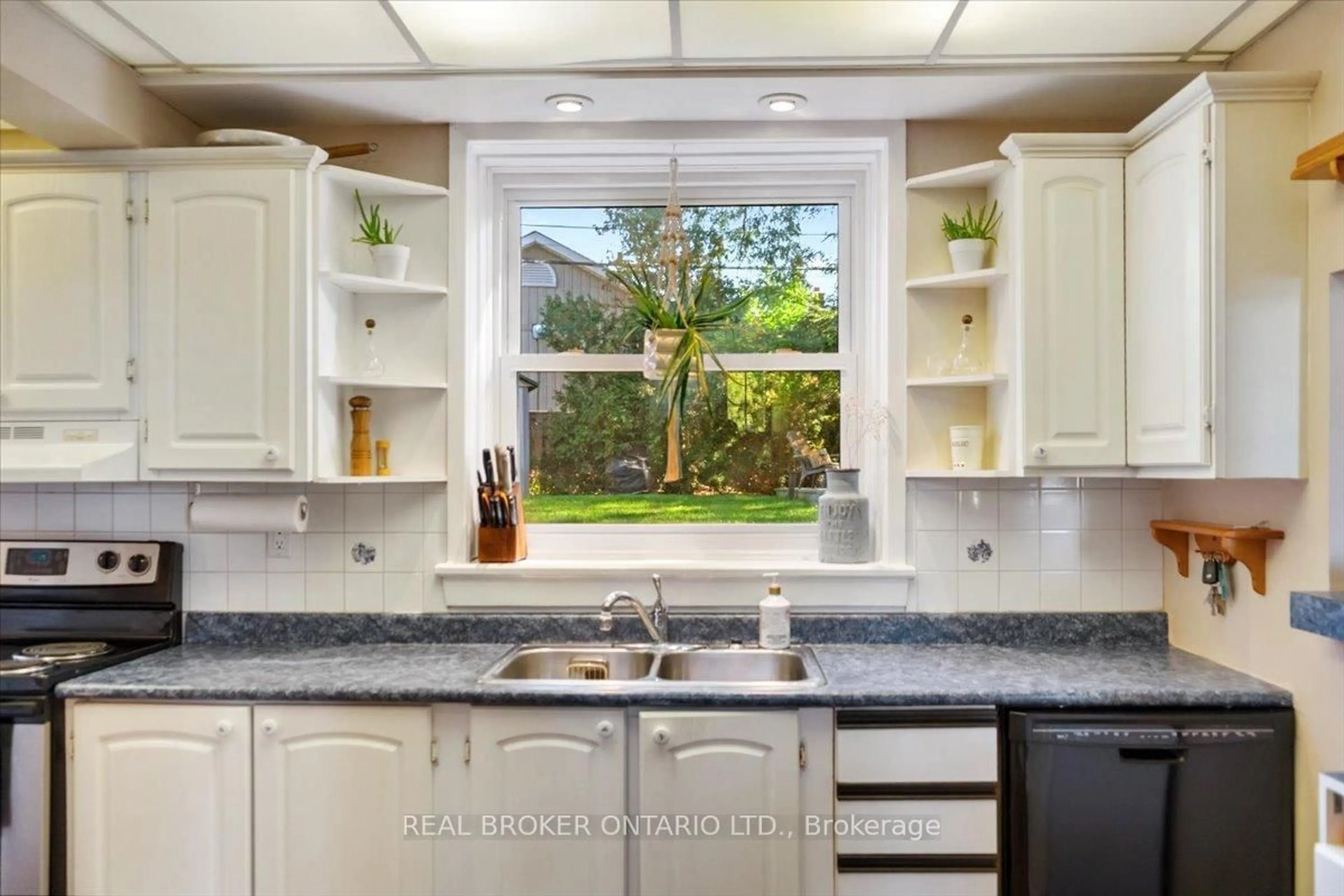 Contemporary kitchen, ceramic/tile floor for 931 Bayview Ave, Whitby Ontario L1N 1E2