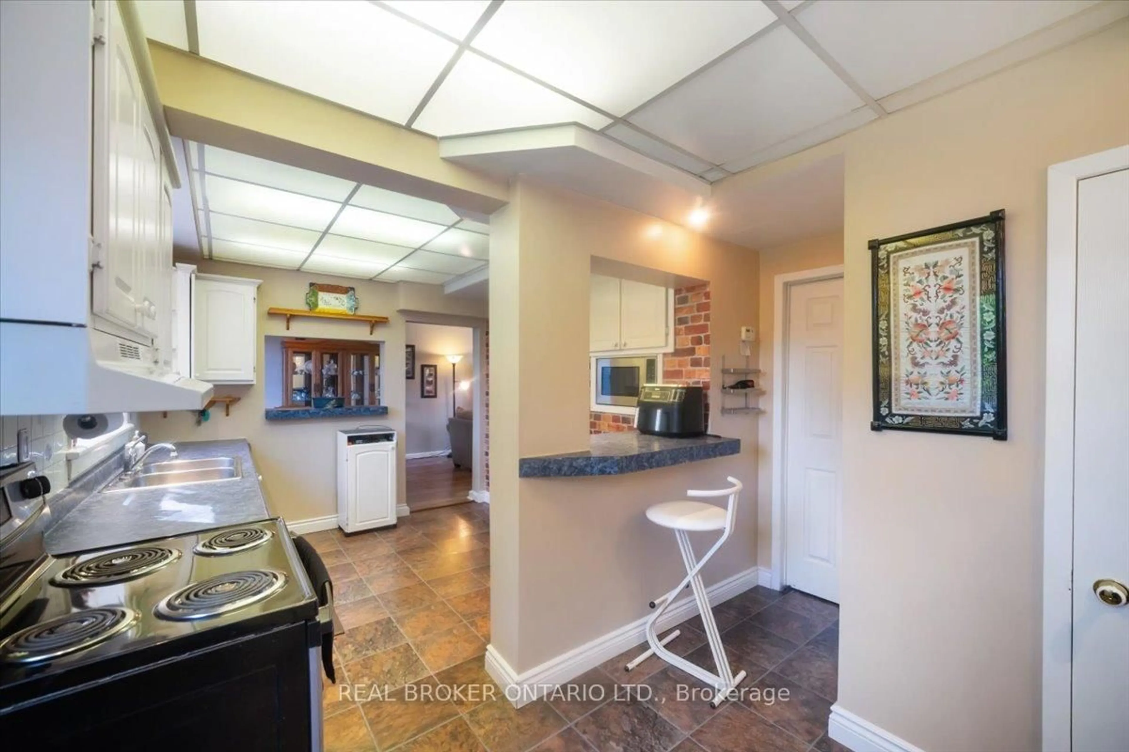 Unknown for 931 Bayview Ave, Whitby Ontario L1N 1E2