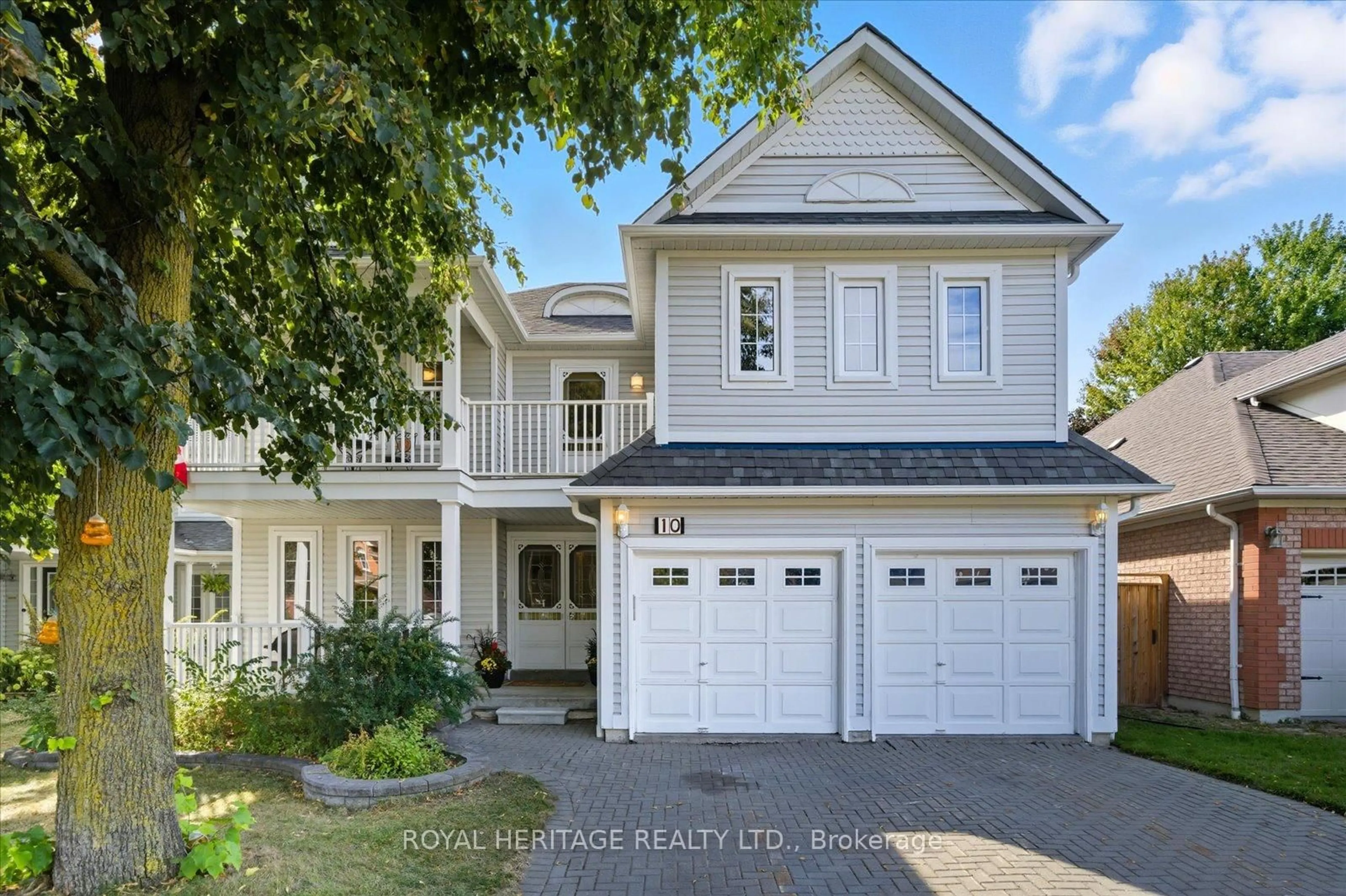 Home with vinyl exterior material, street for 10 Watford St, Whitby Ontario L1M 1C8