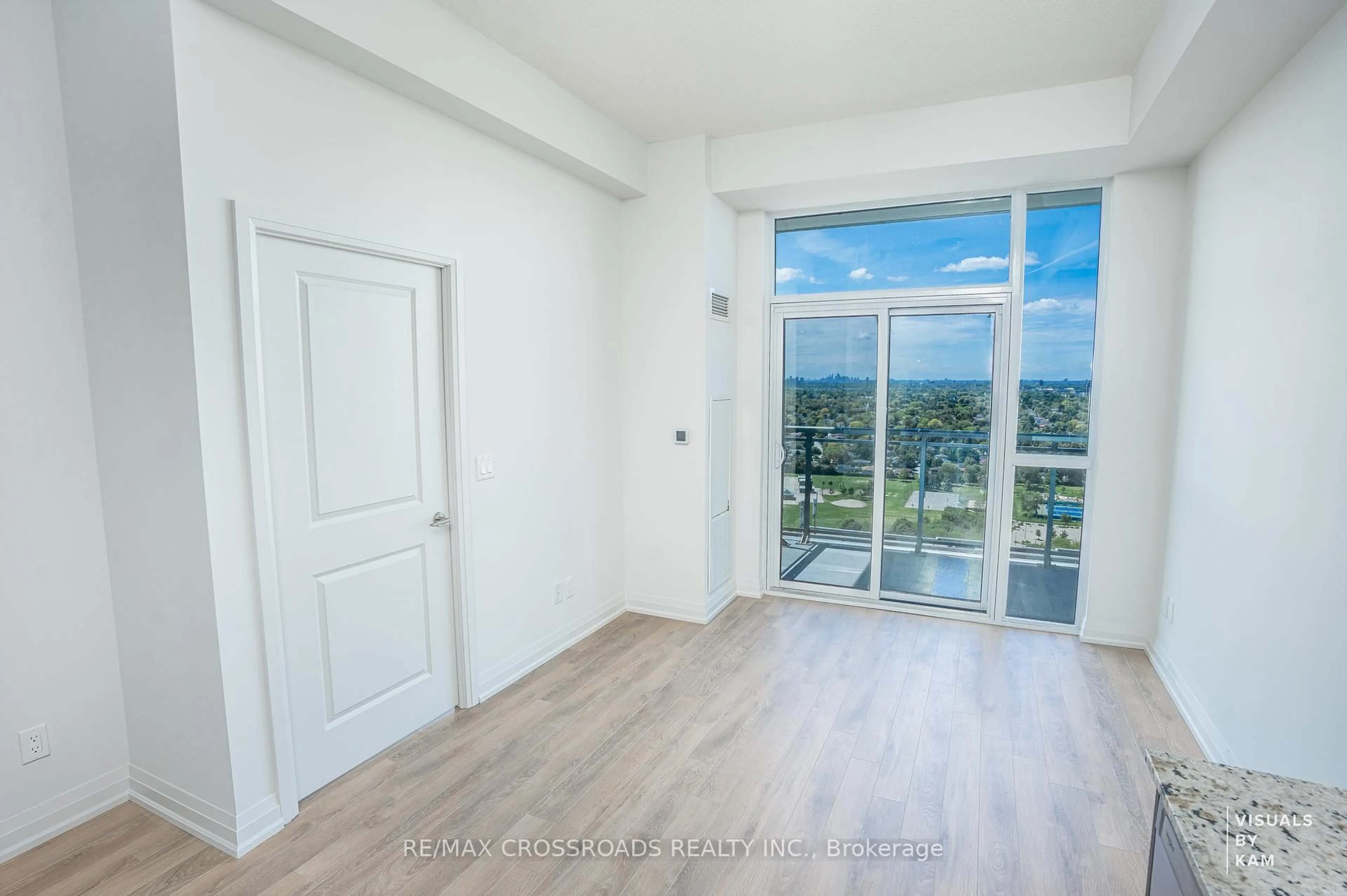Indoor entryway for 20 Meadowglen Pl #2707, Toronto Ontario M1G 0A8
