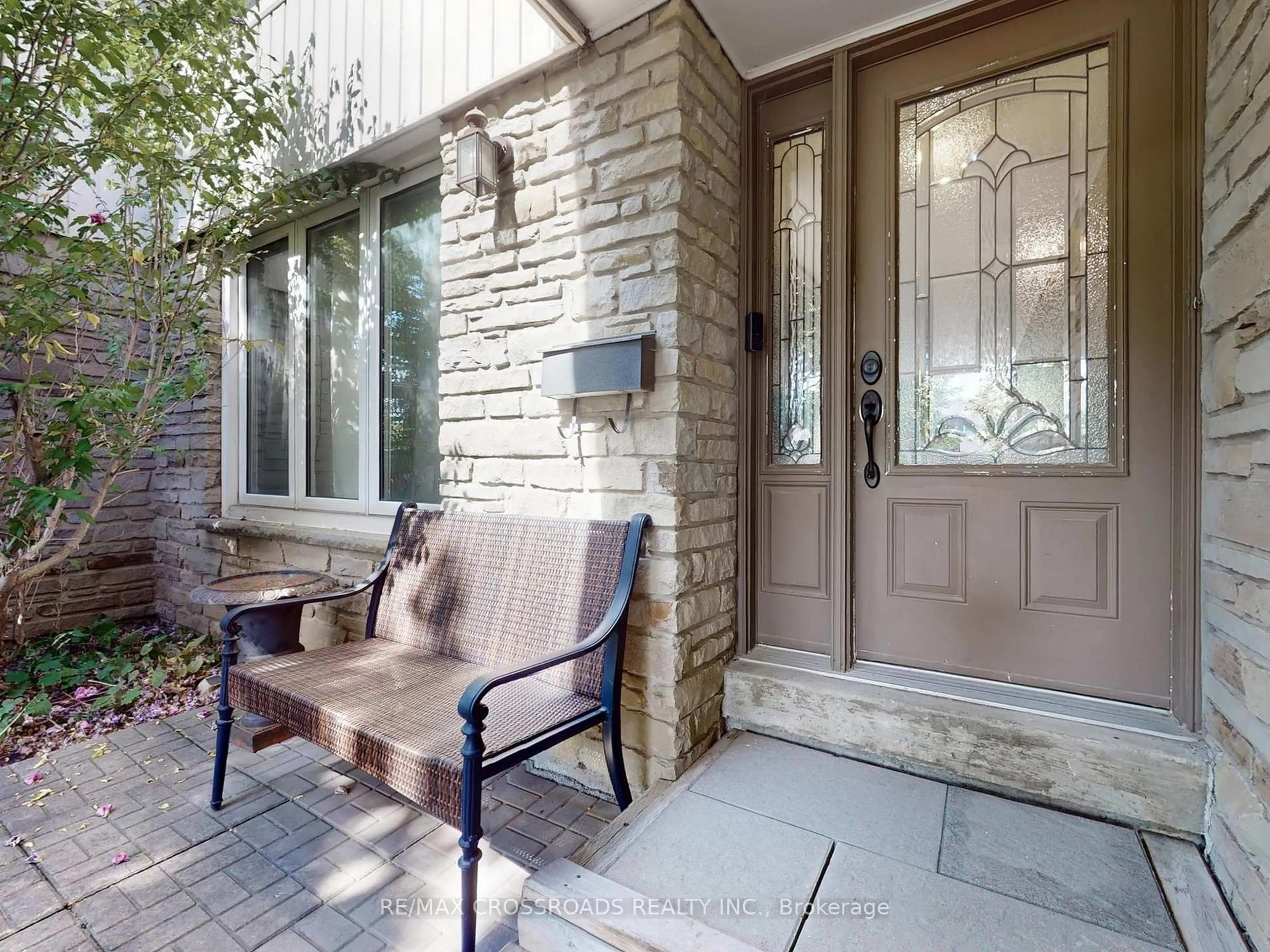 Indoor entryway for 1777 Shadybrook Dr, Pickering Ontario L1V 3A6