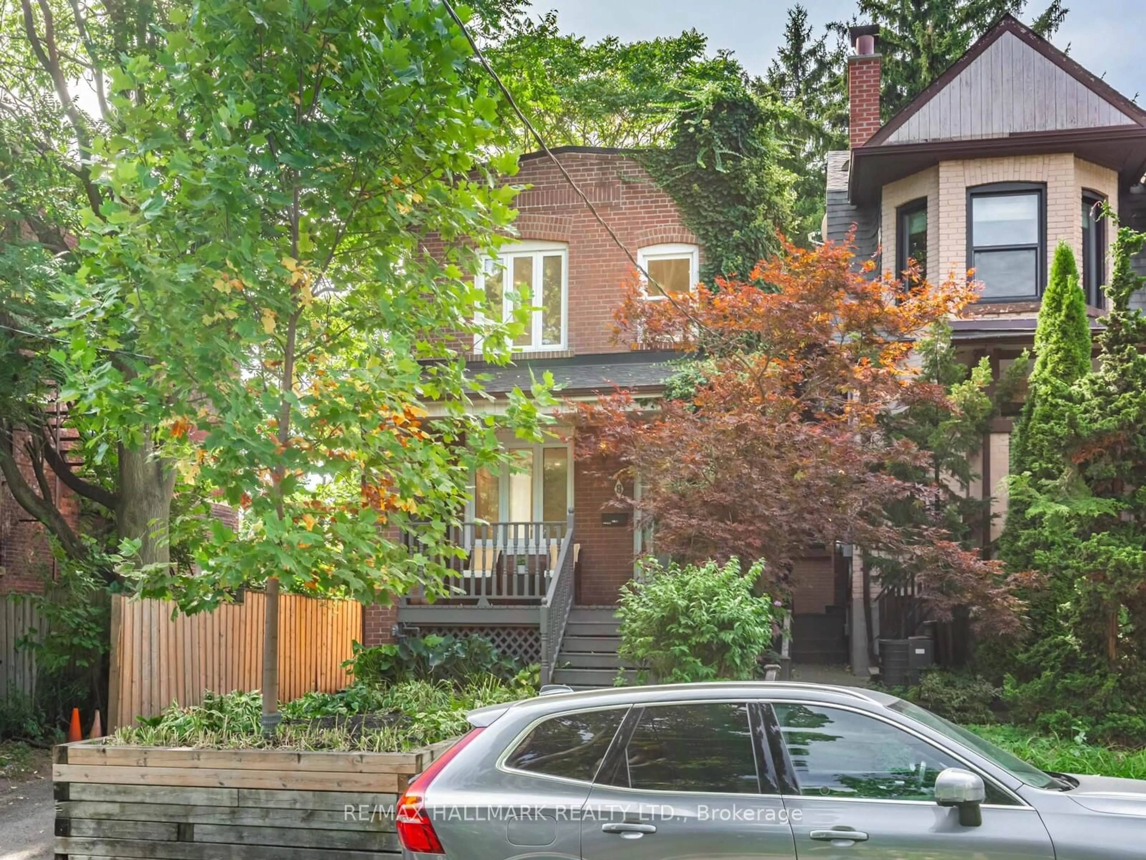 Unknown for 8 Redwood Ave, Toronto Ontario M4L 2S6