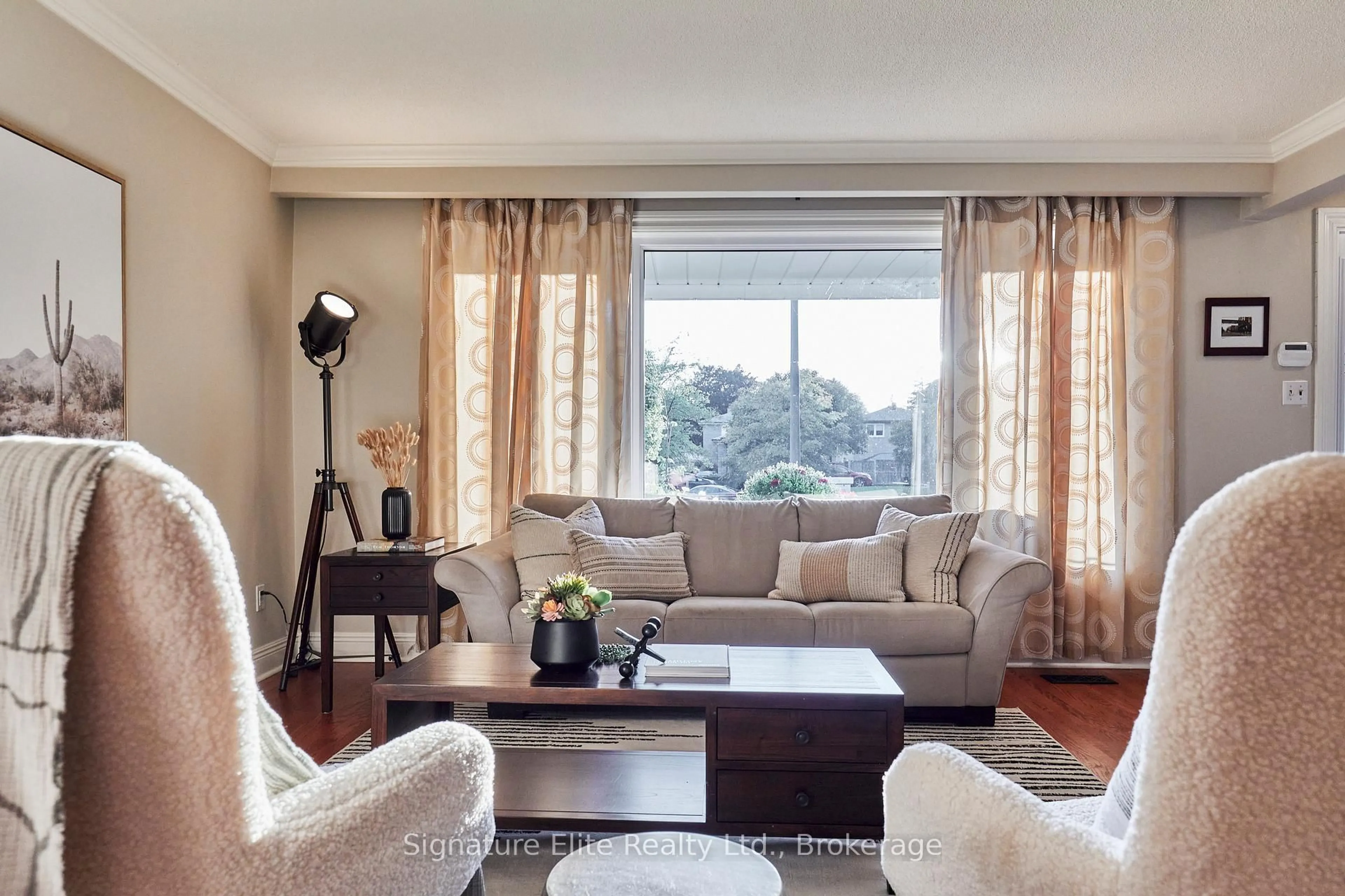 Living room with furniture, unknown for 18 Lalton Pl, Toronto Ontario M1E 1T4