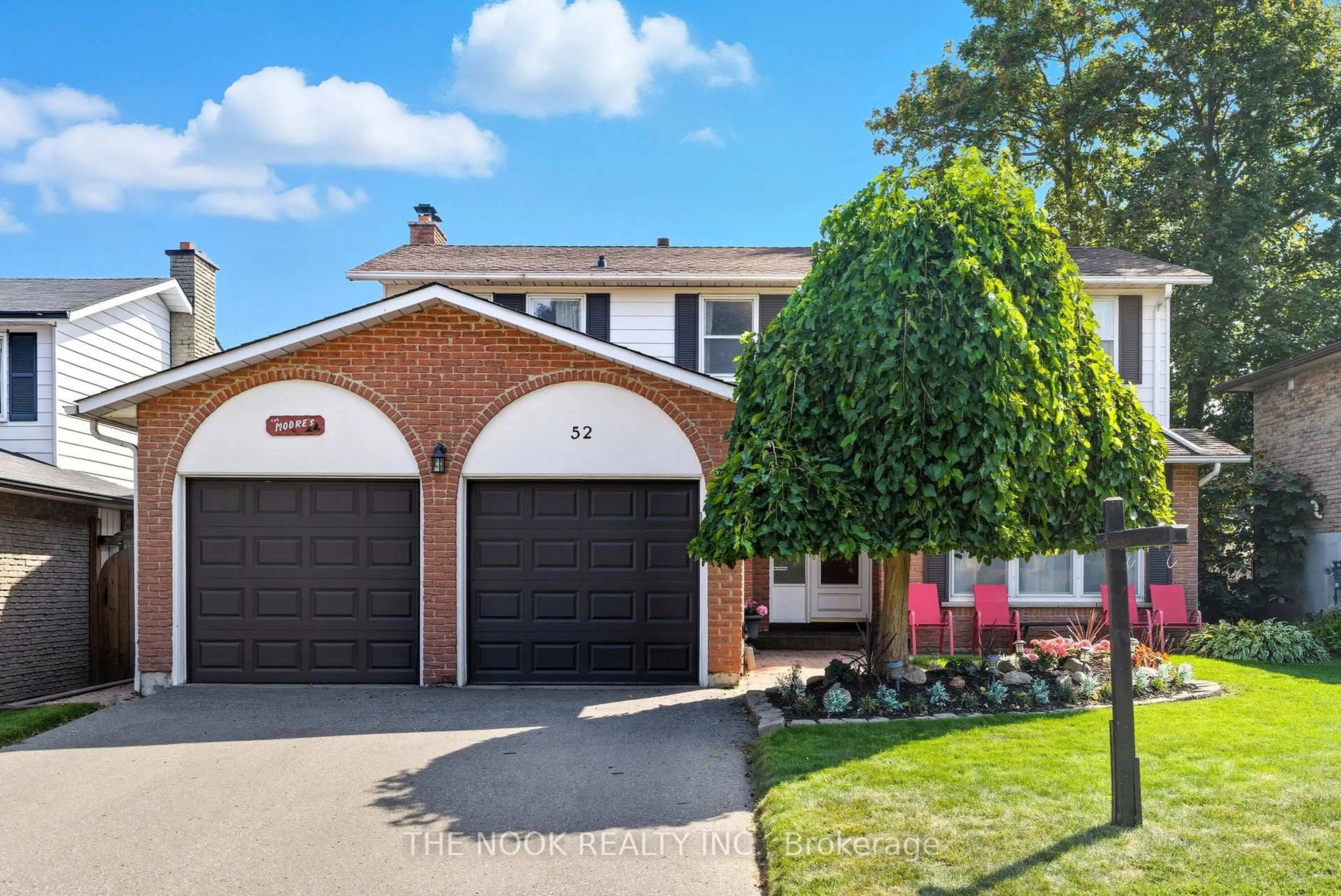Home with brick exterior material, street for 52 Rosalynne Ave, Clarington Ontario L1C 3X8
