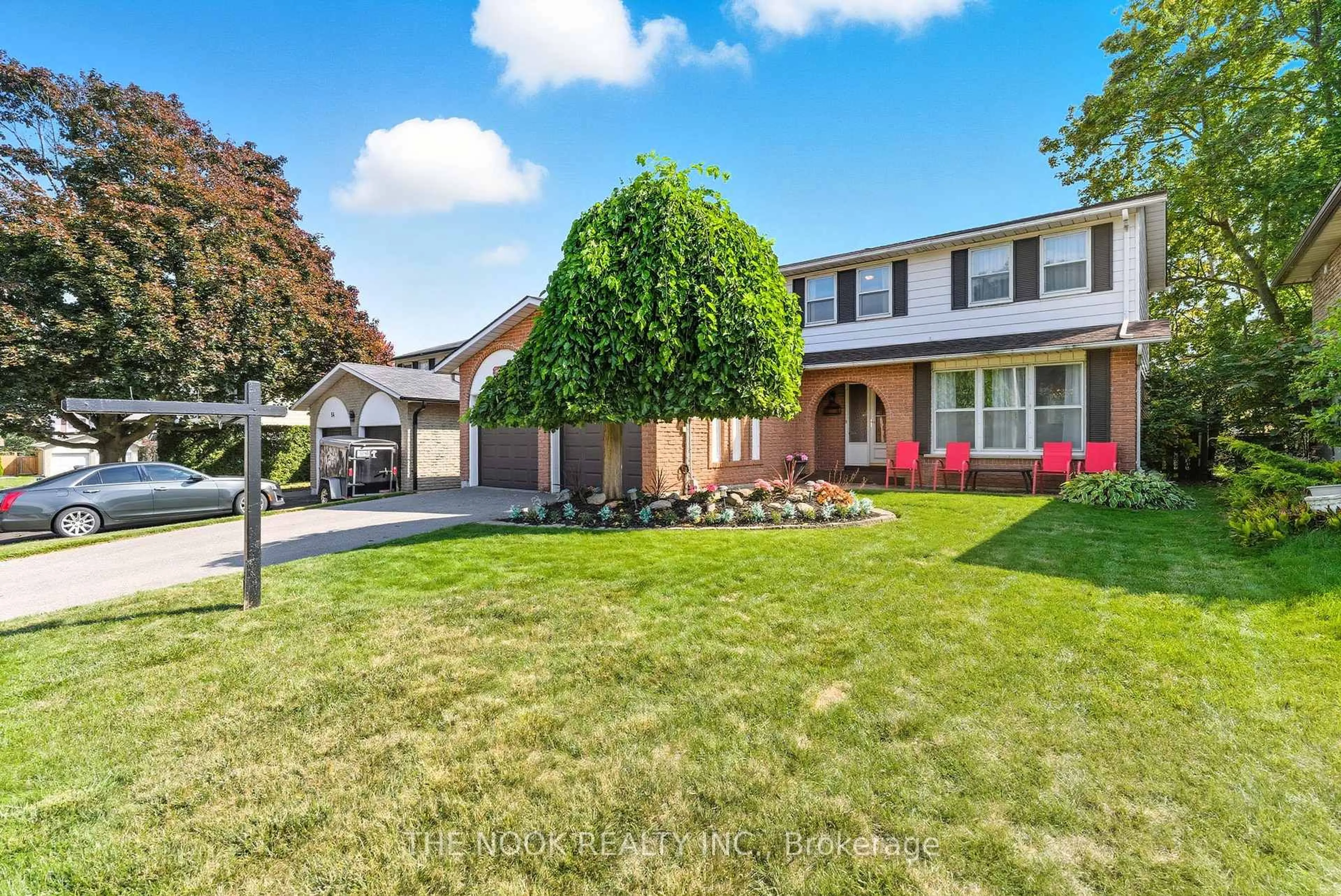 Home with vinyl exterior material, street for 52 Rosalynne Ave, Clarington Ontario L1C 3X8