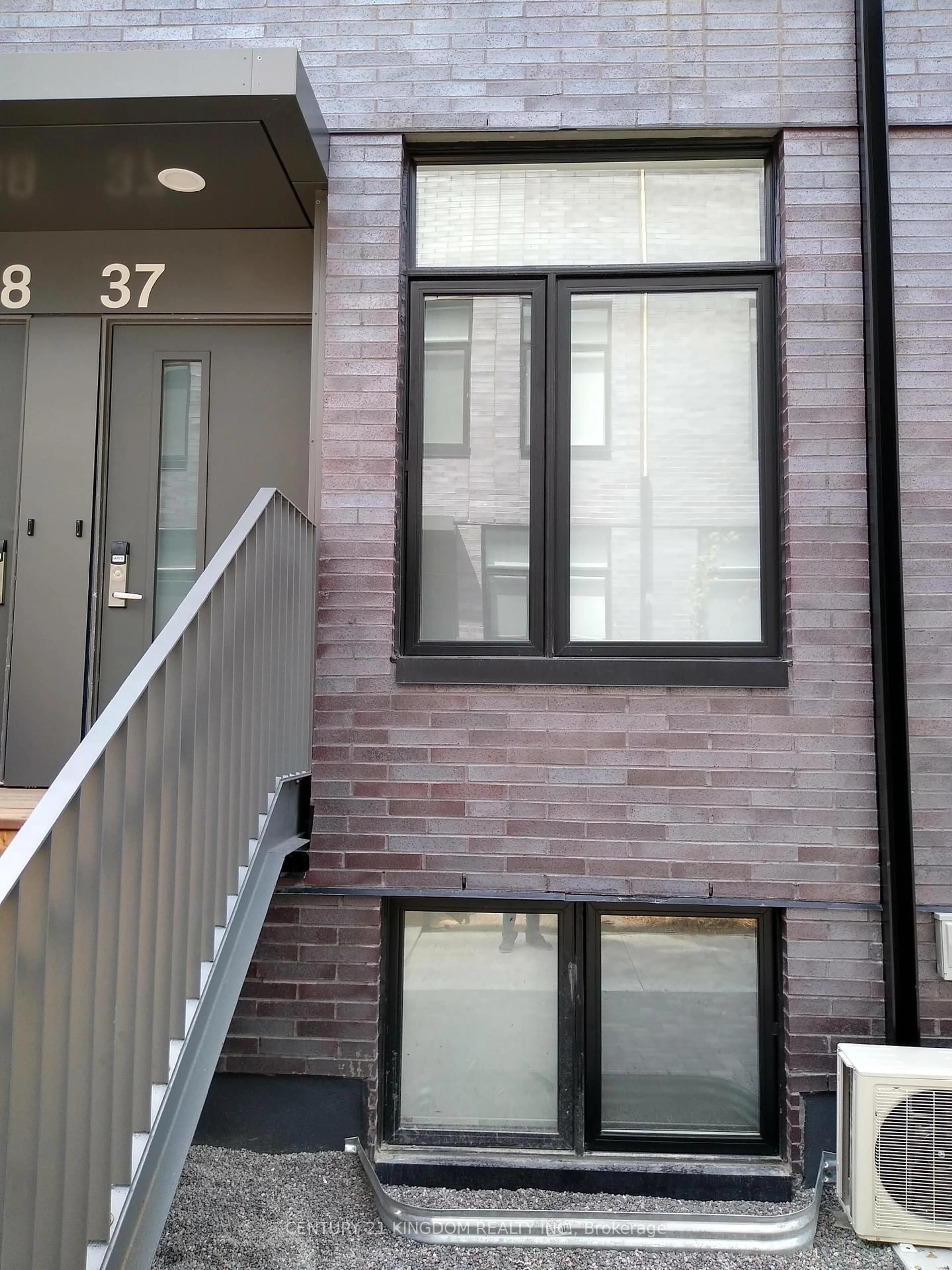 Unknown for 1740 Simcoe St #37, Oshawa Ontario L1G 4X9