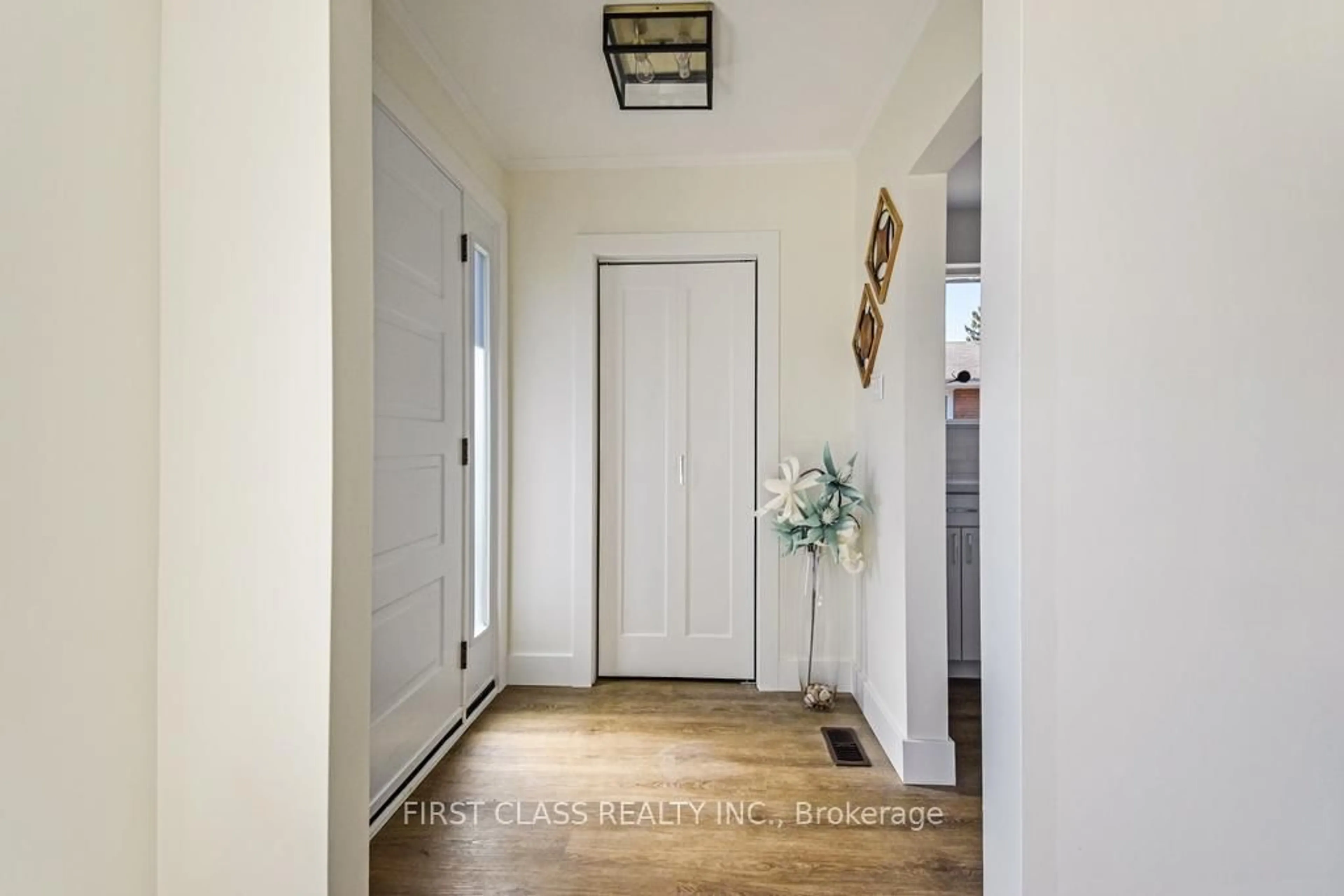 Indoor entryway for 24 Fintona Ave, Toronto Ontario M1E 1V3