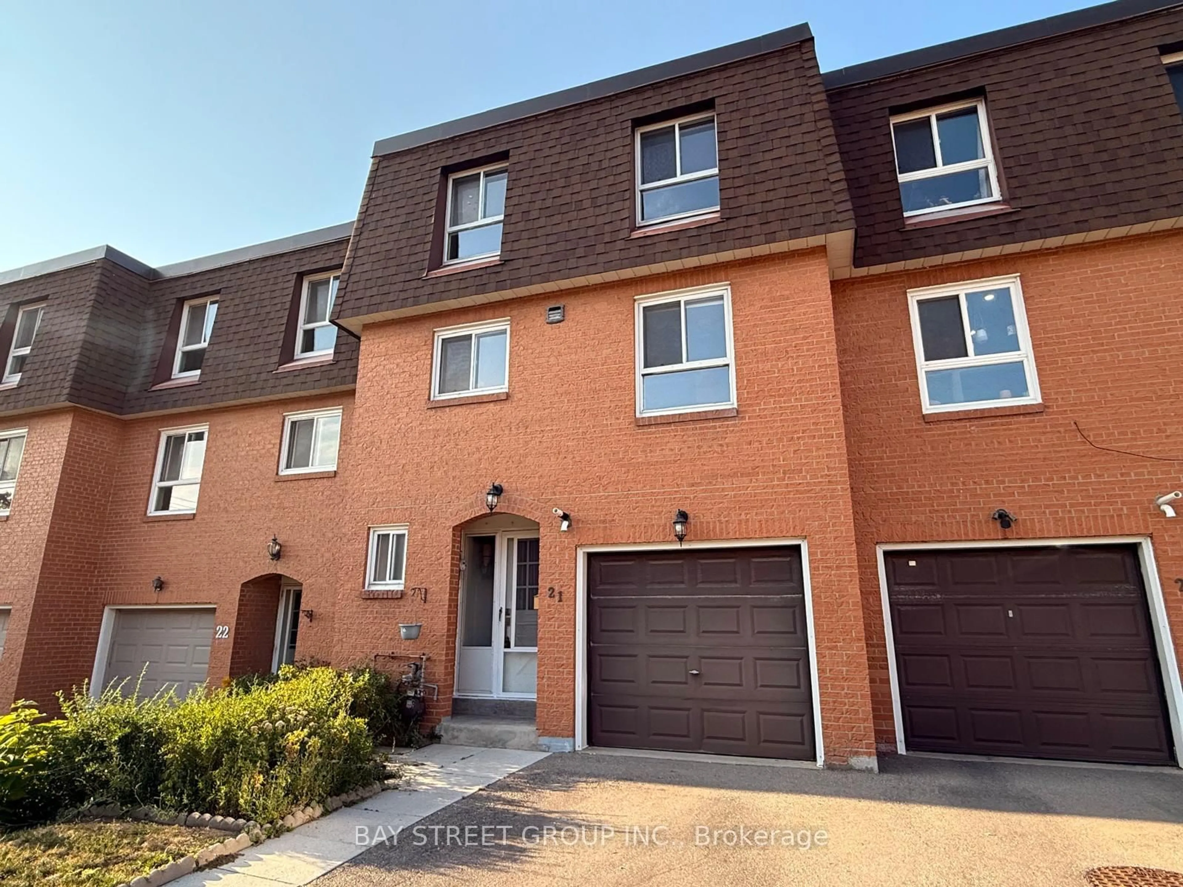 A pic from outside/outdoor area/front of a property/back of a property/a pic from drone, street for 90 Crockamhill Dr ##21, Toronto Ontario M1S 2K9