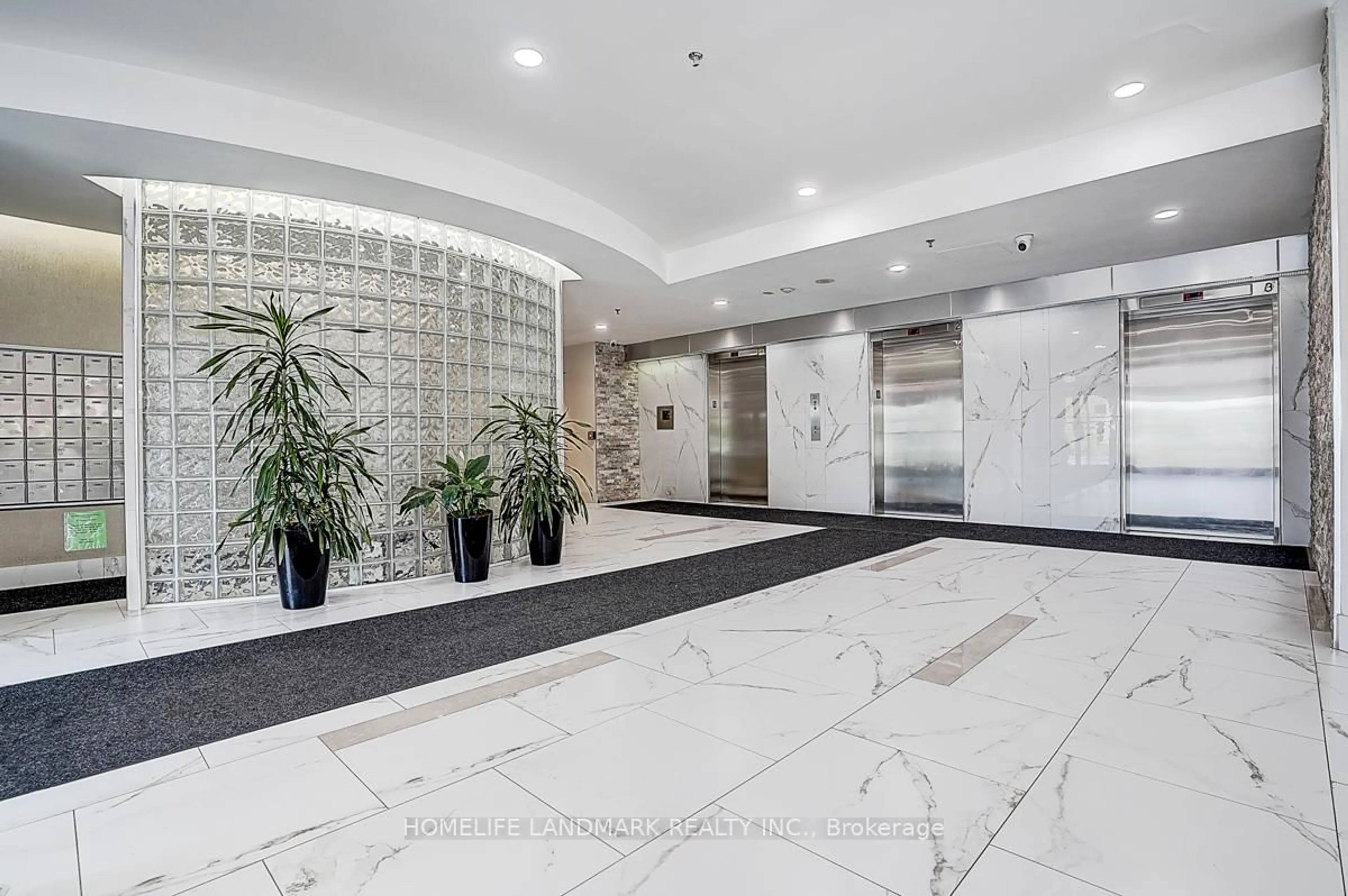 Lobby for 2550 Lawrence Ave #915, Toronto Ontario M1P 4Z3
