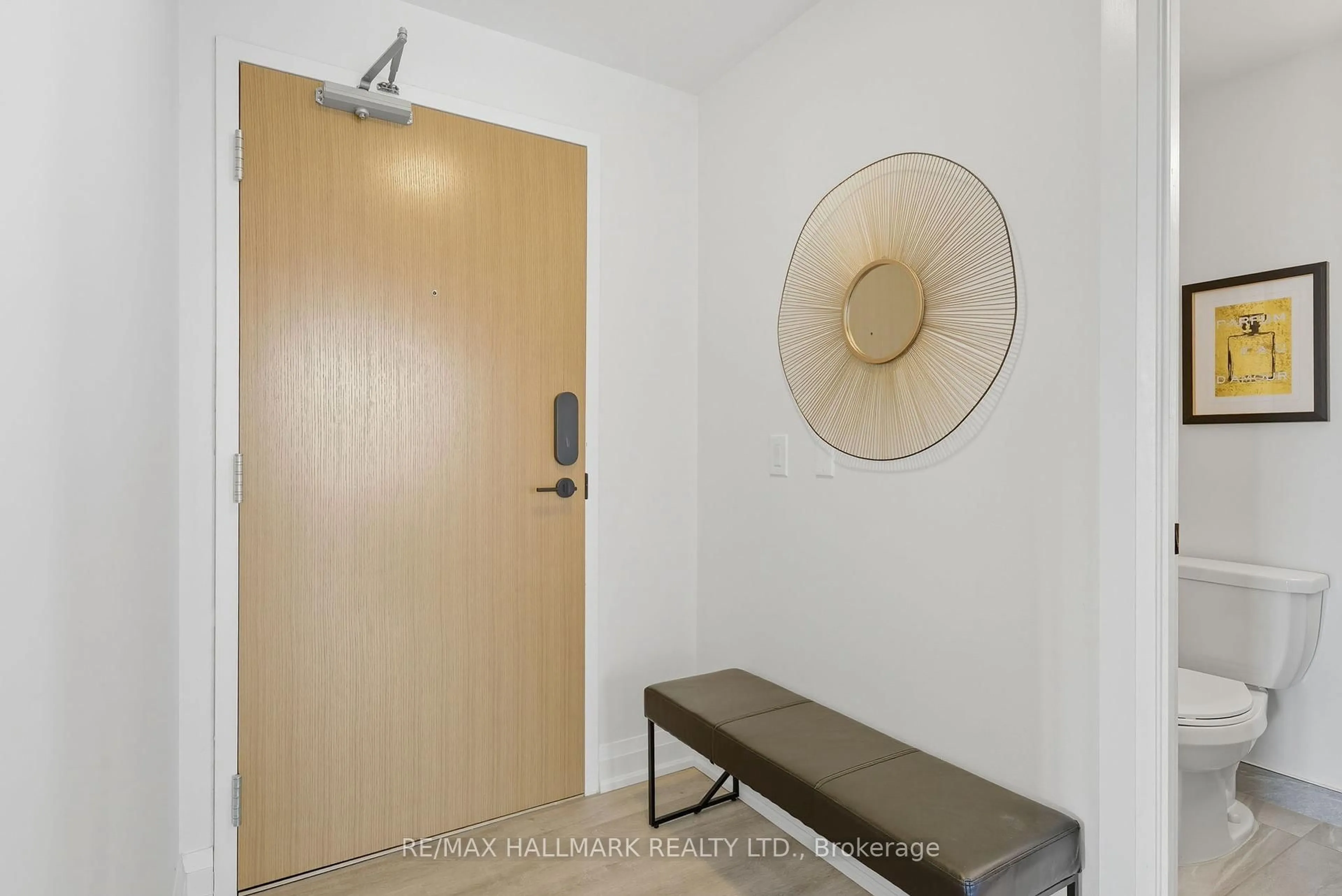 Indoor entryway for 2369 Danforth Ave #513, Toronto Ontario M4C 0B1