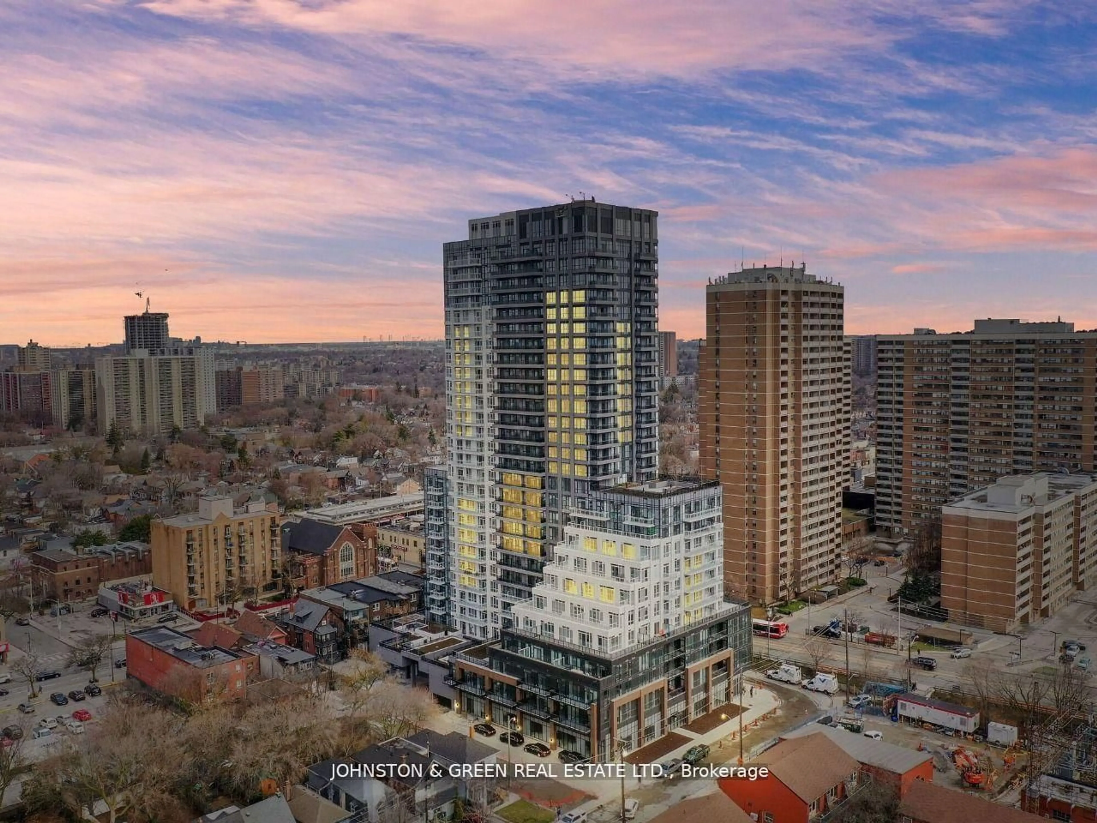 A pic from outside/outdoor area/front of a property/back of a property/a pic from drone, city buildings view from balcony for 286 Main St #1910, Toronto Ontario M4C 0B3