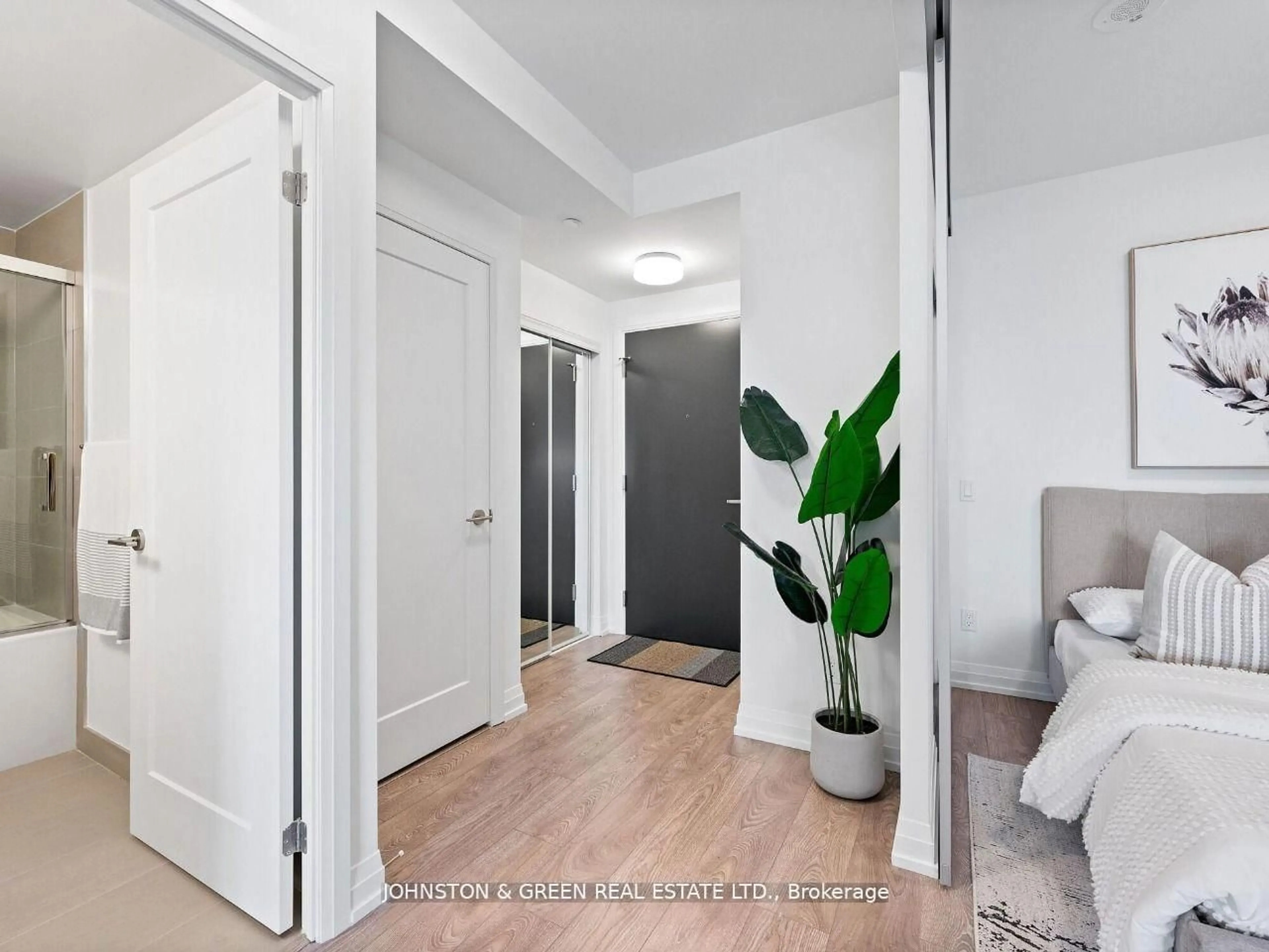Indoor entryway for 286 Main St #1910, Toronto Ontario M4C 0B3