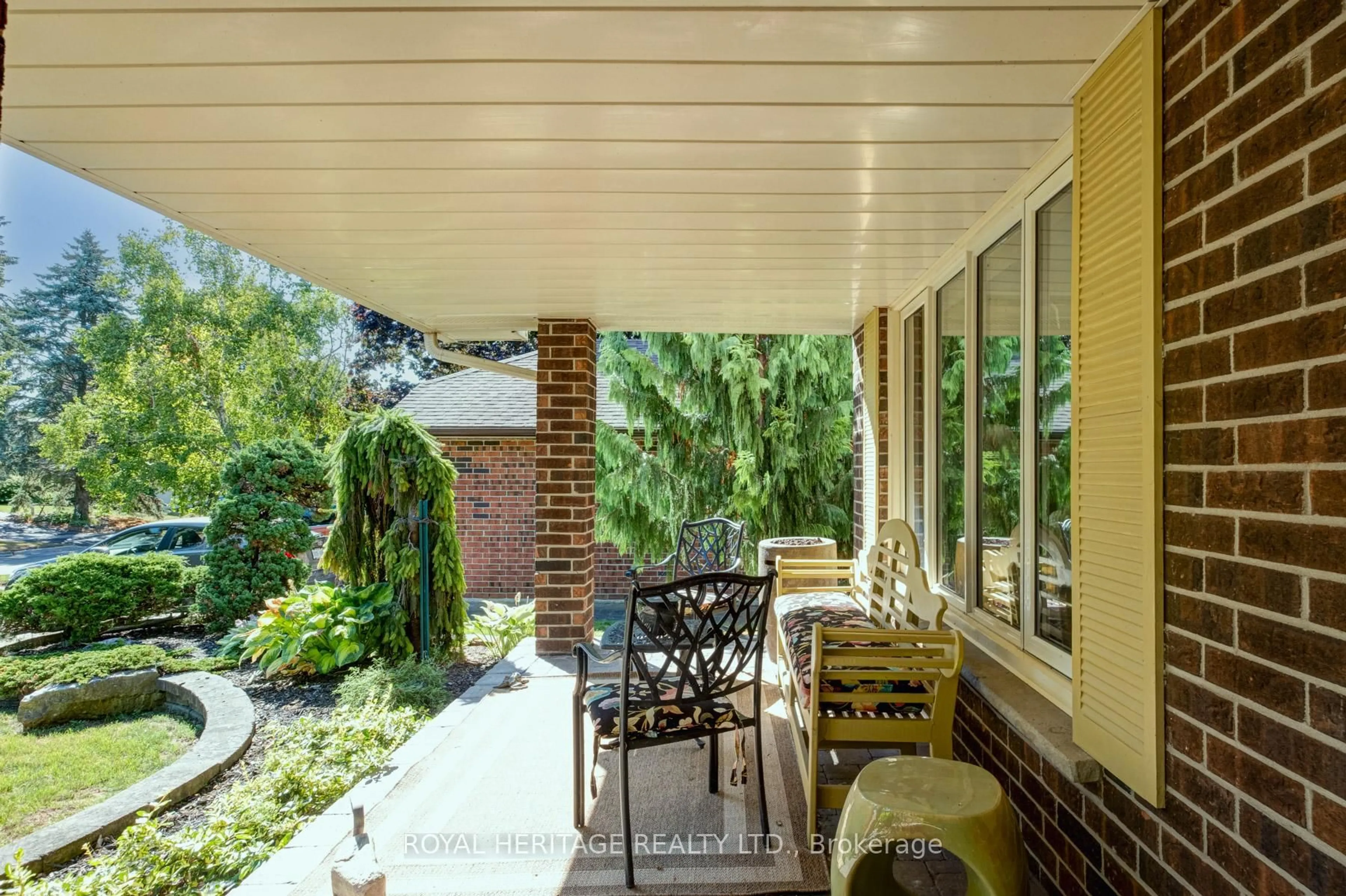 Patio, street for 10 Anstead Cres, Ajax Ontario L1S 3X8