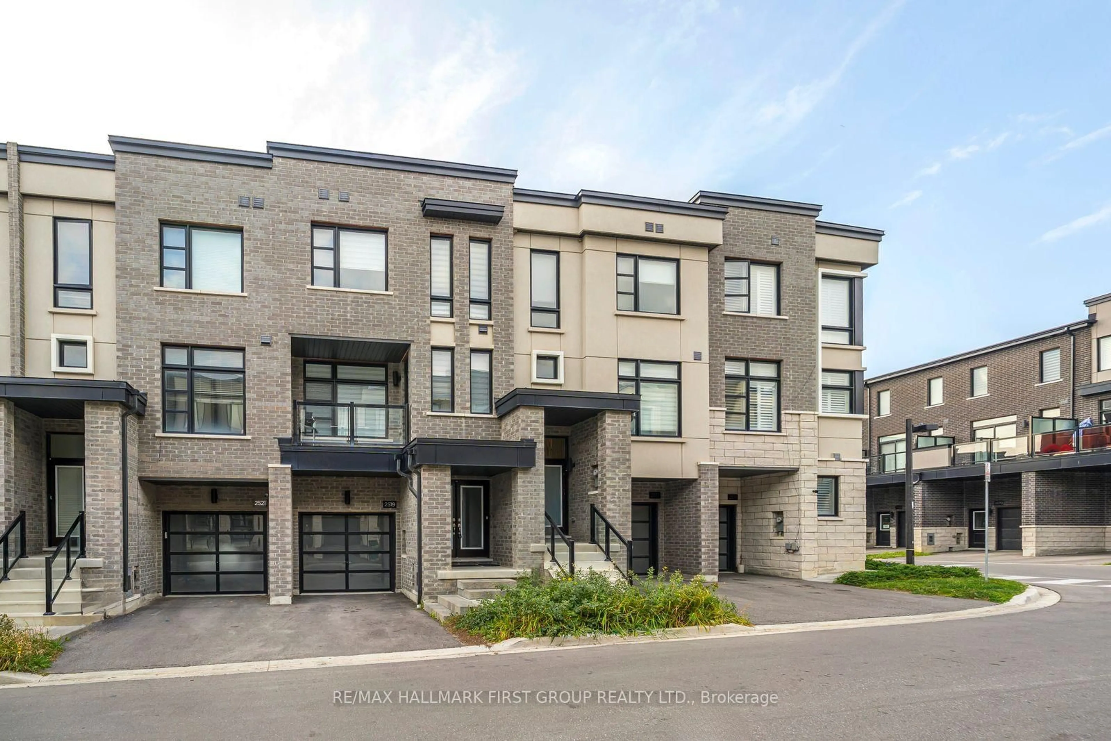 Home with brick exterior material, street for 2519 Castlegate Crossing Dr, Pickering Ontario L1X 0H8