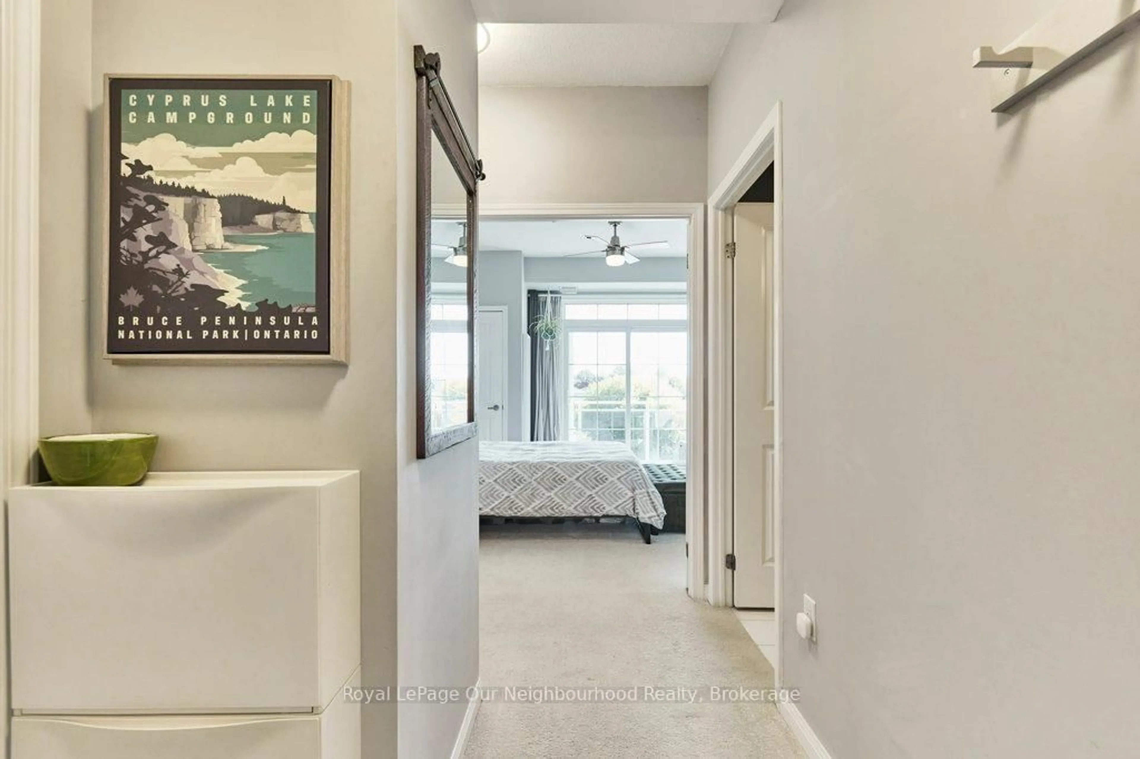 Indoor entryway for 80 Aspen Springs Dr #422, Clarington Ontario L1C 0V4