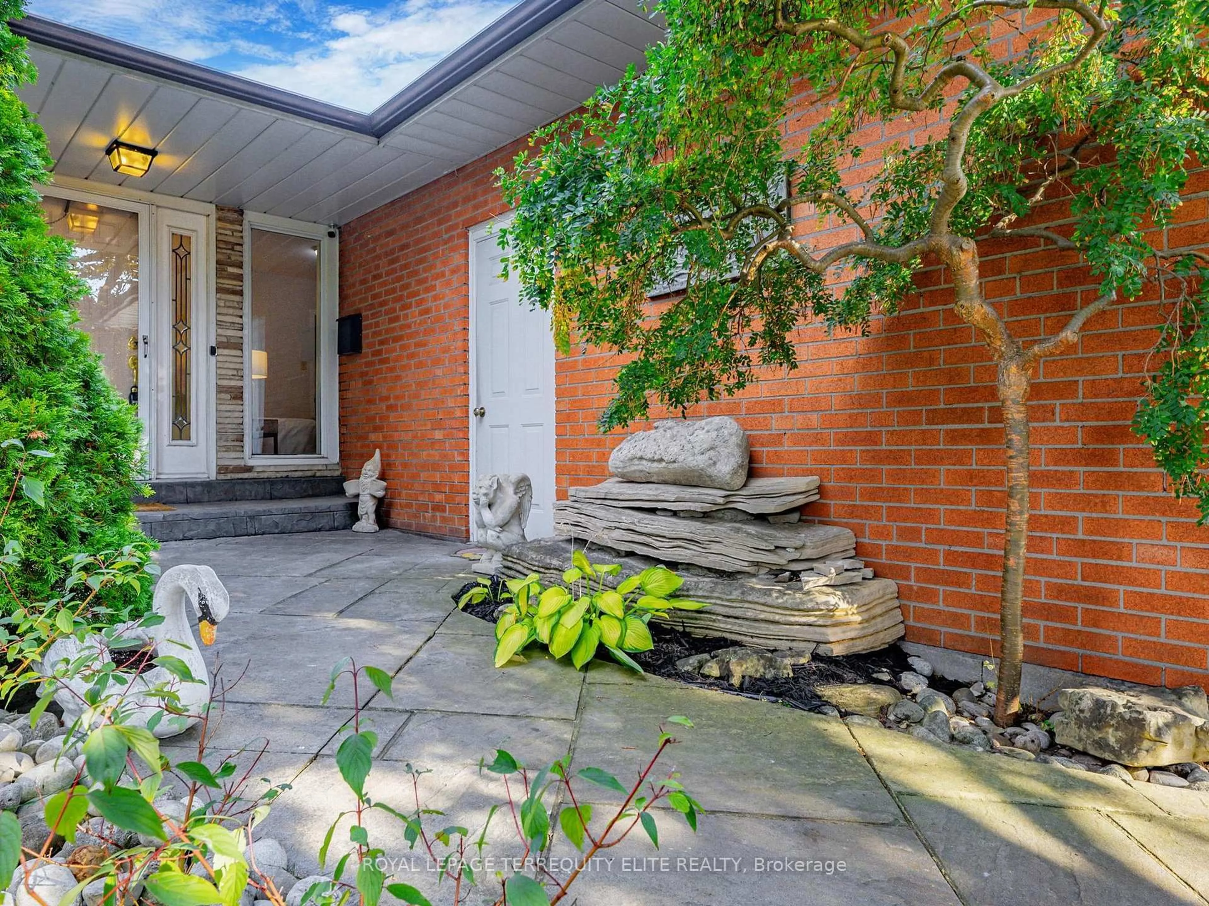 Unknown for 52 Landfair Cres, Toronto Ontario M1J 3A7