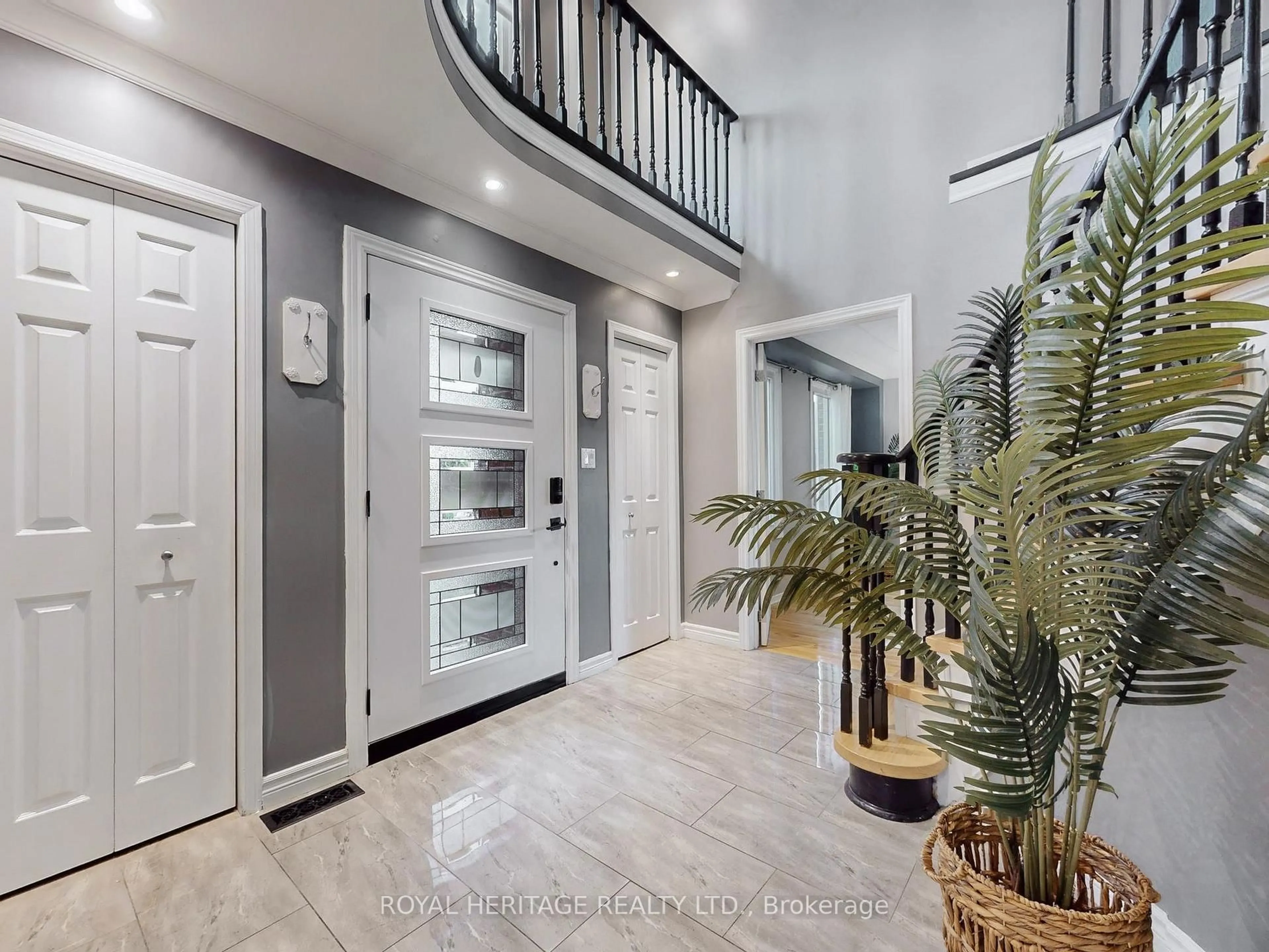 Indoor entryway for 138 William Stephenson Dr, Whitby Ontario L1N 8V3