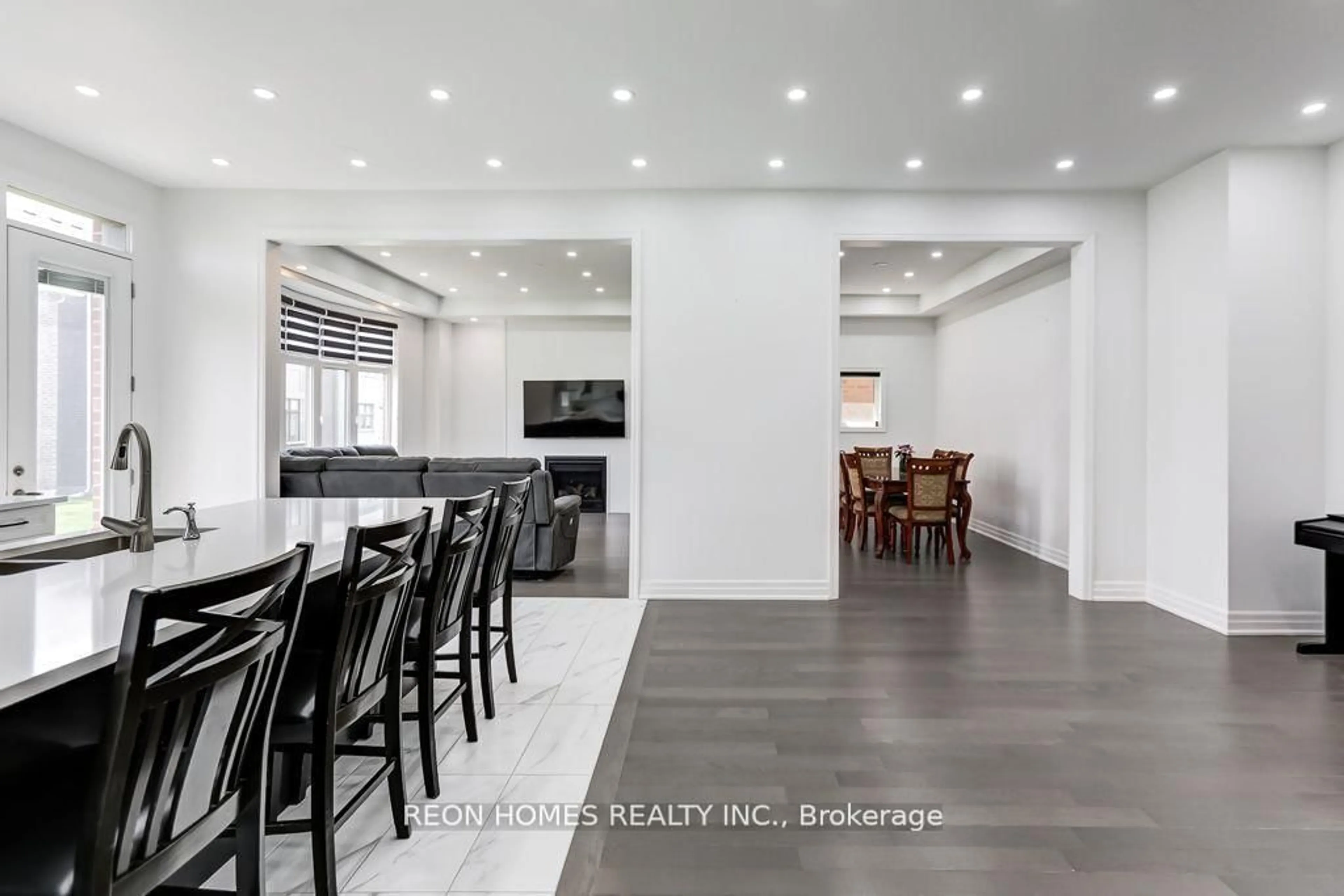 Unknown for 1423 Swallowtail Lane, Pickering Ontario L1X 0N8