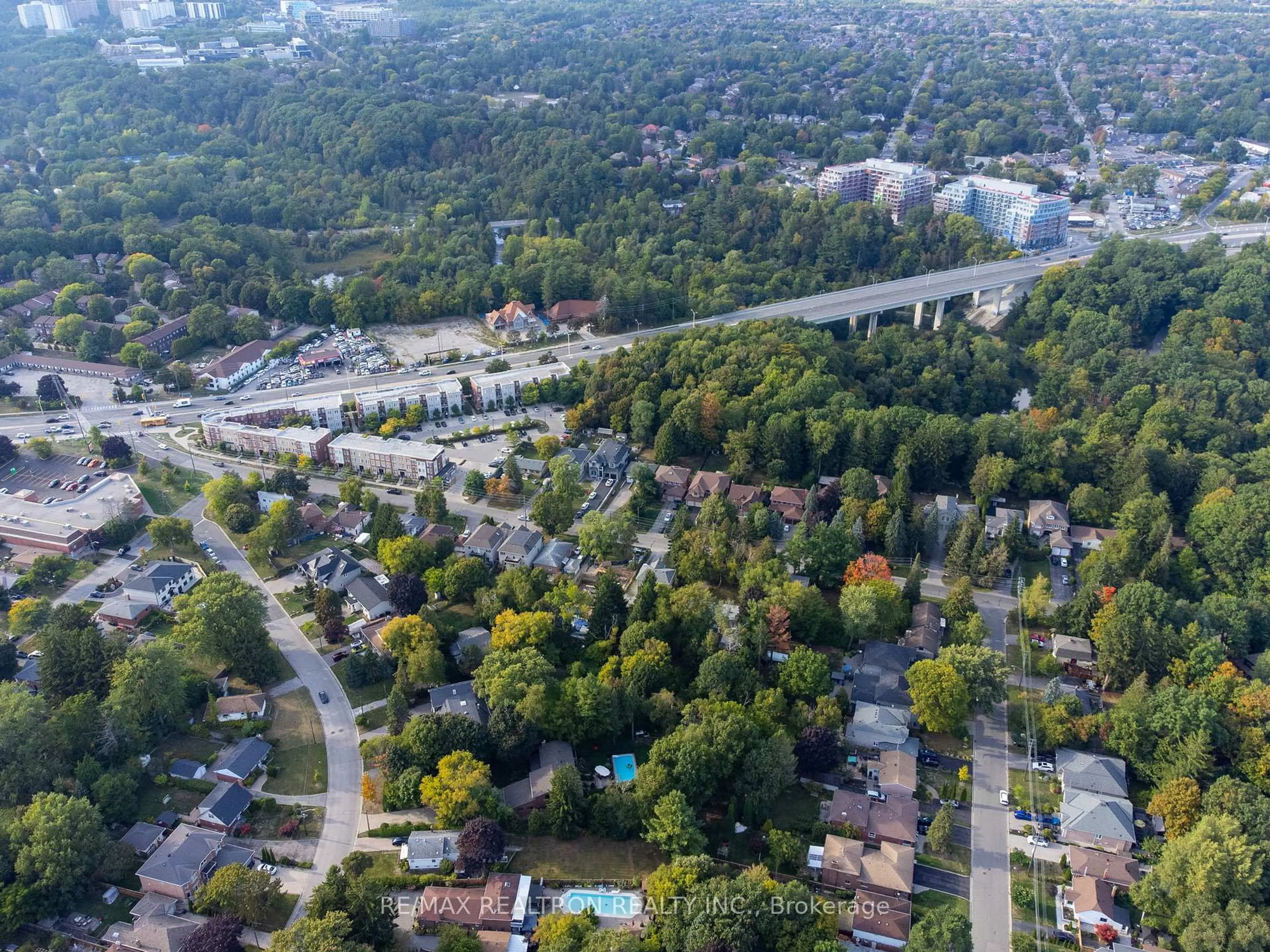 A pic from outside/outdoor area/front of a property/back of a property/a pic from drone, unknown for 371 Beechgrove Dr, Toronto Ontario M1E 4A2
