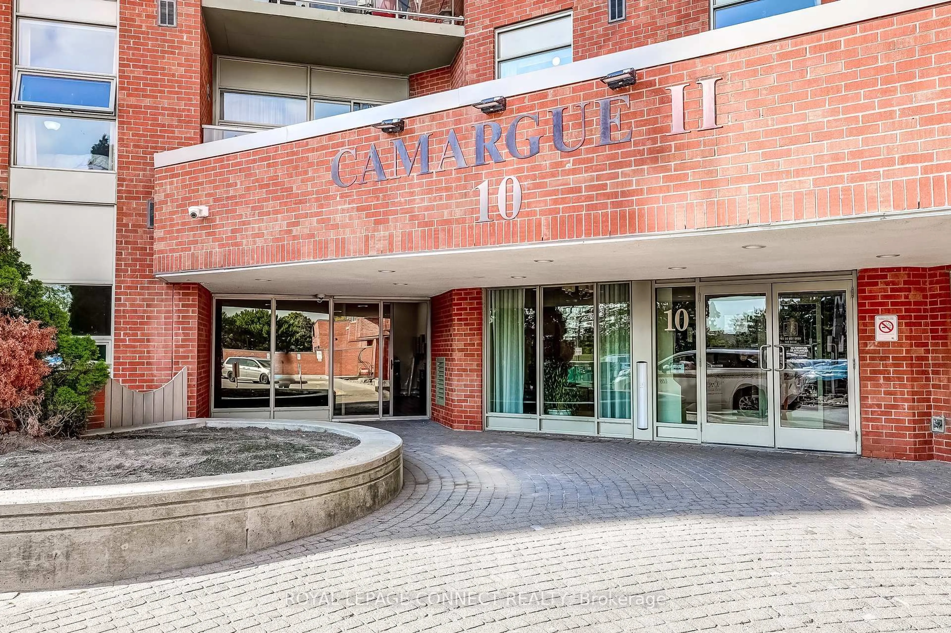 Indoor foyer for 10 Dean Park Rd #903, Toronto Ontario M1B 3G8