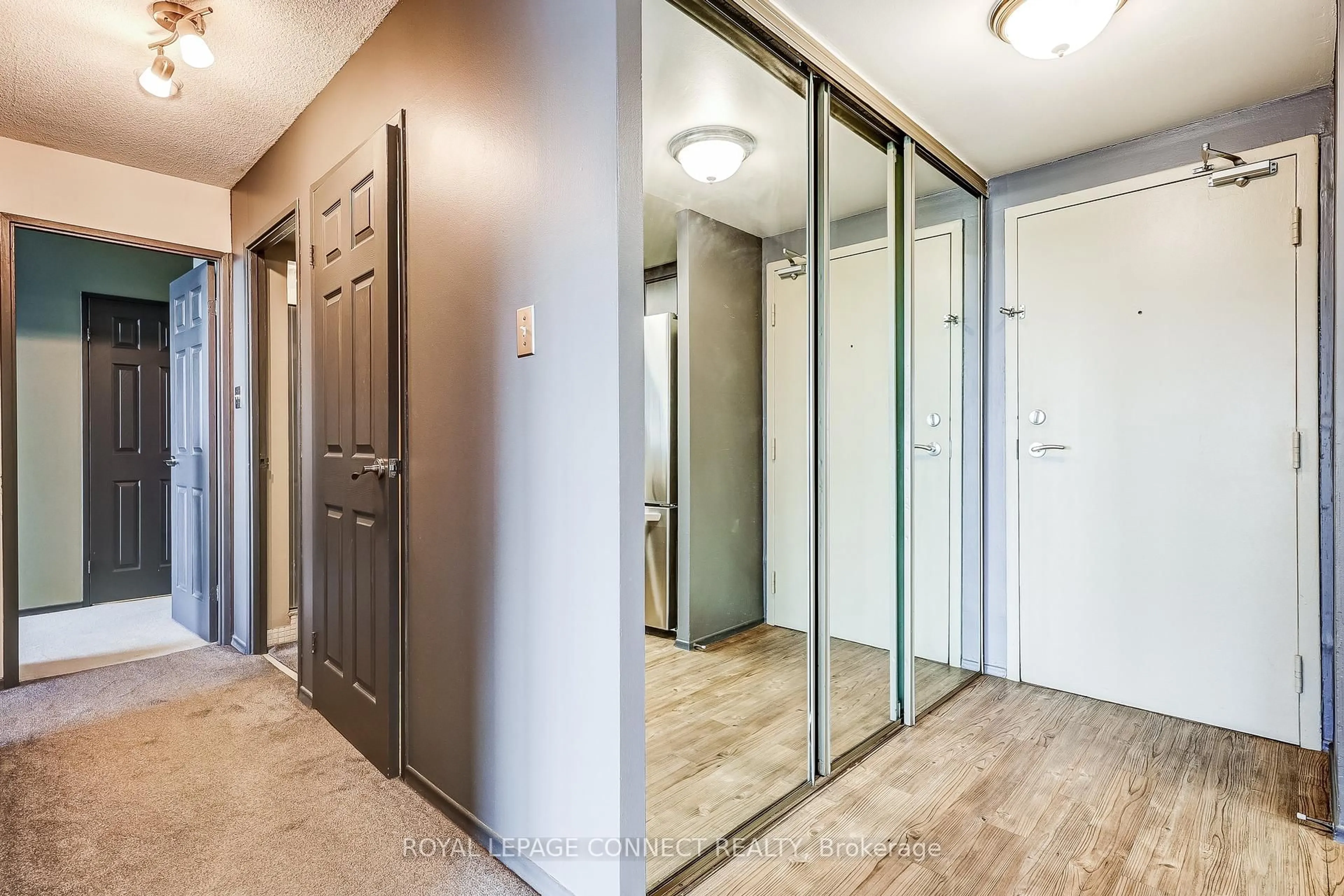Indoor entryway for 10 Dean Park Rd #903, Toronto Ontario M1B 3G8