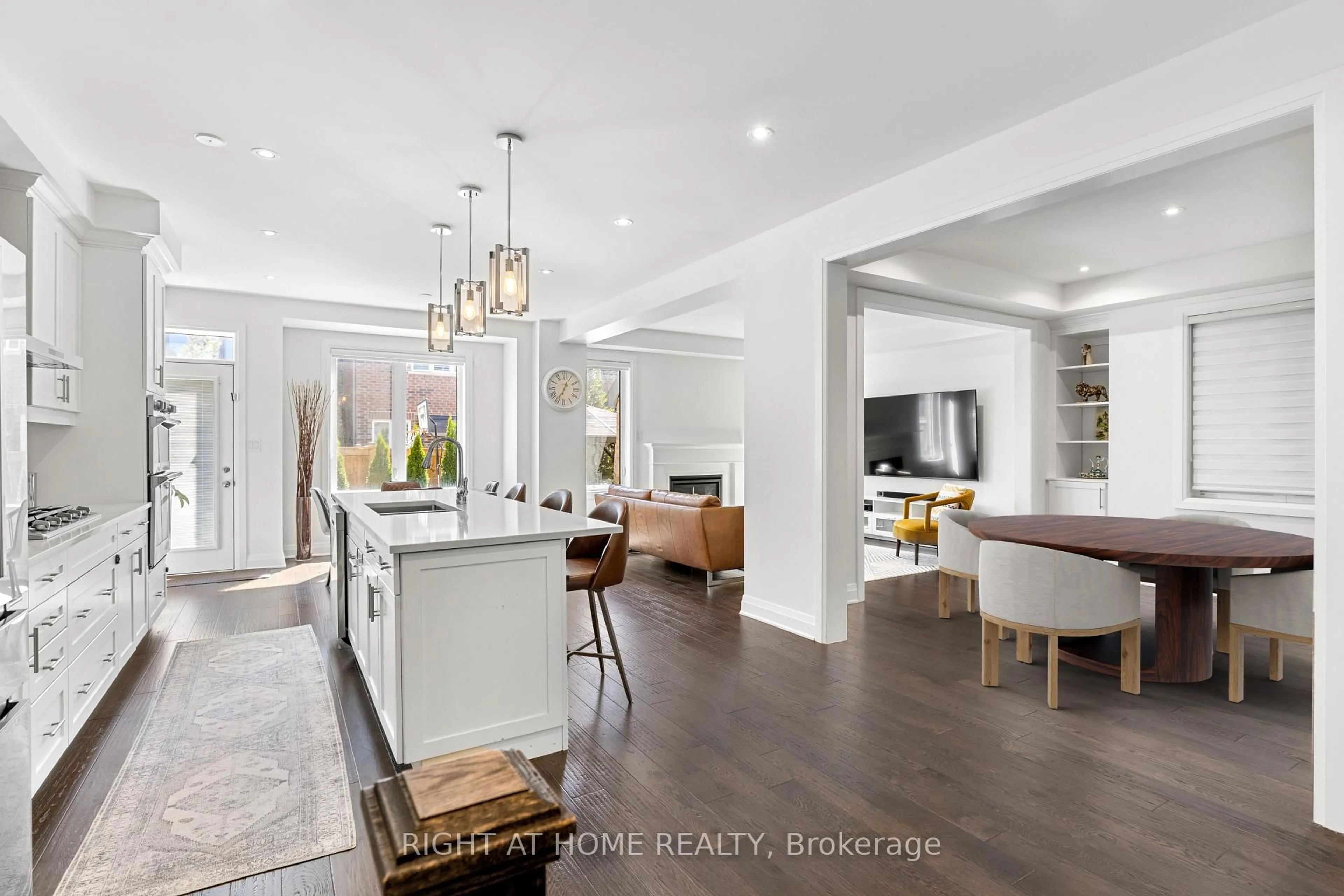 Open concept kitchen, unknown for 17 kilmarnock Cres, Whitby Ontario L1P 0E8