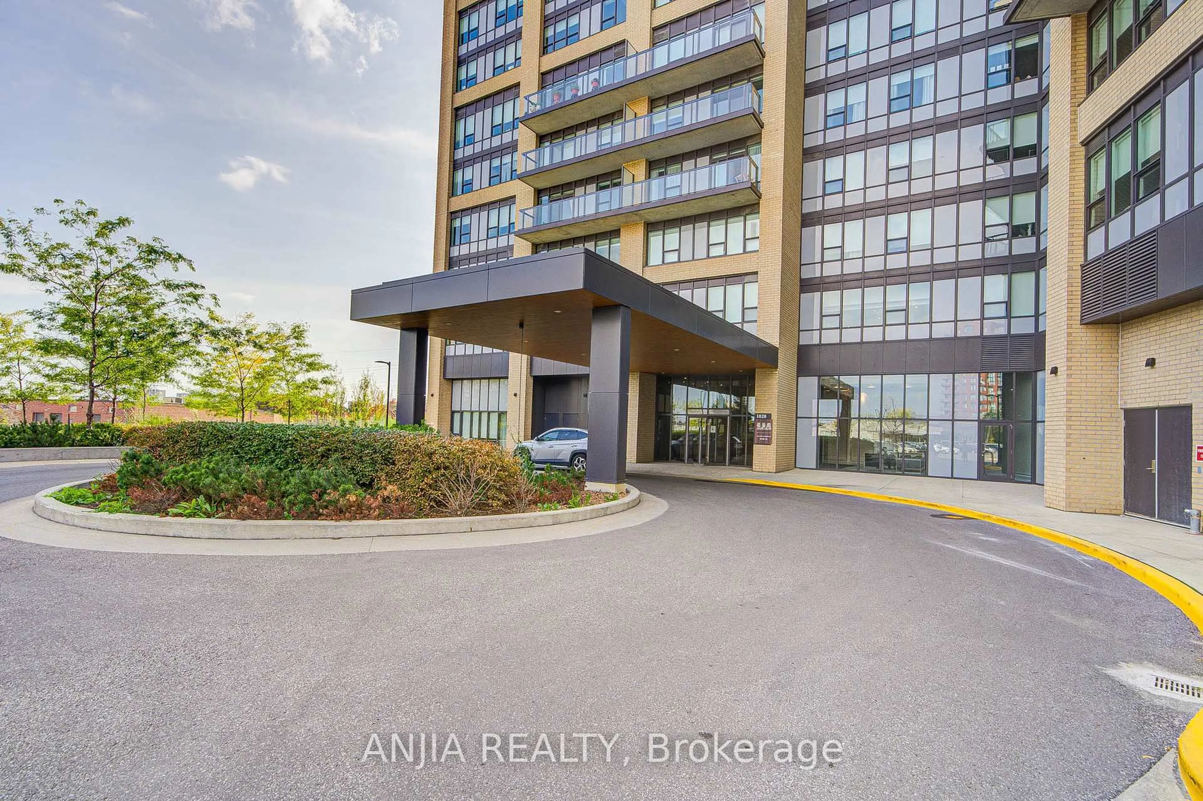 Indoor foyer for 1028 McNicoll Ave #1213, Toronto Ontario M1W 0B5