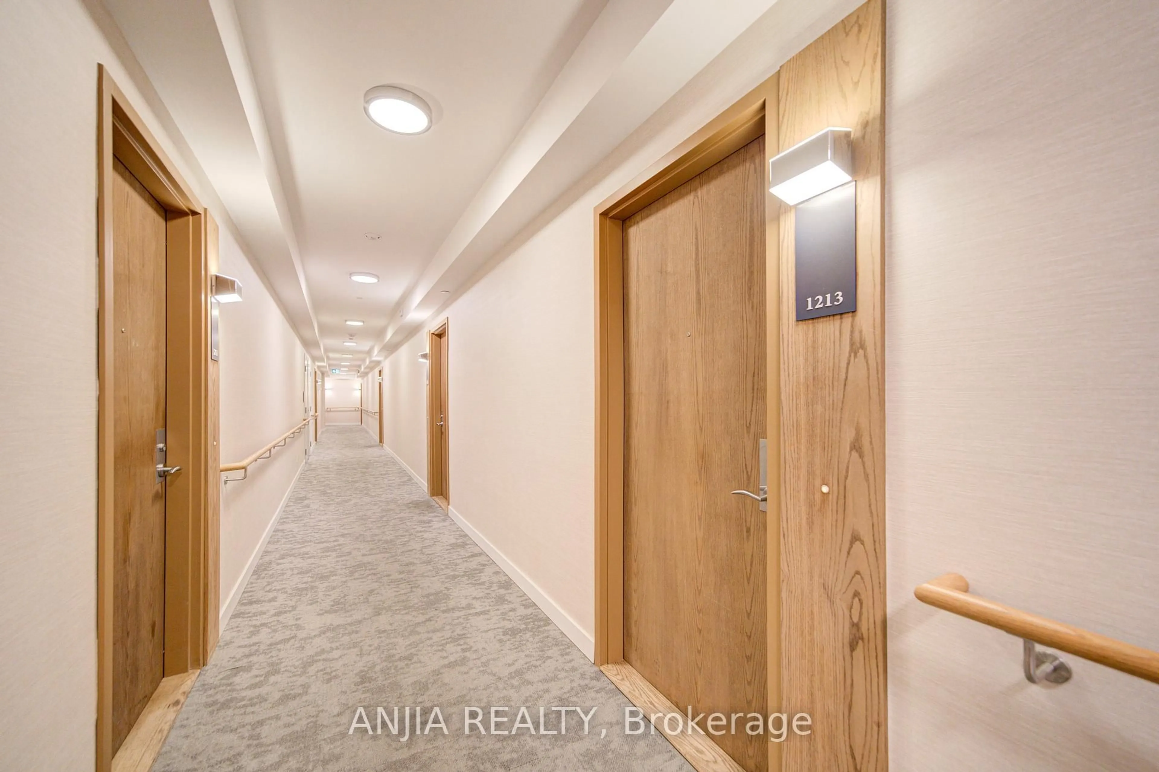 Indoor foyer for 1028 McNicoll Ave #1213, Toronto Ontario M1W 0B5