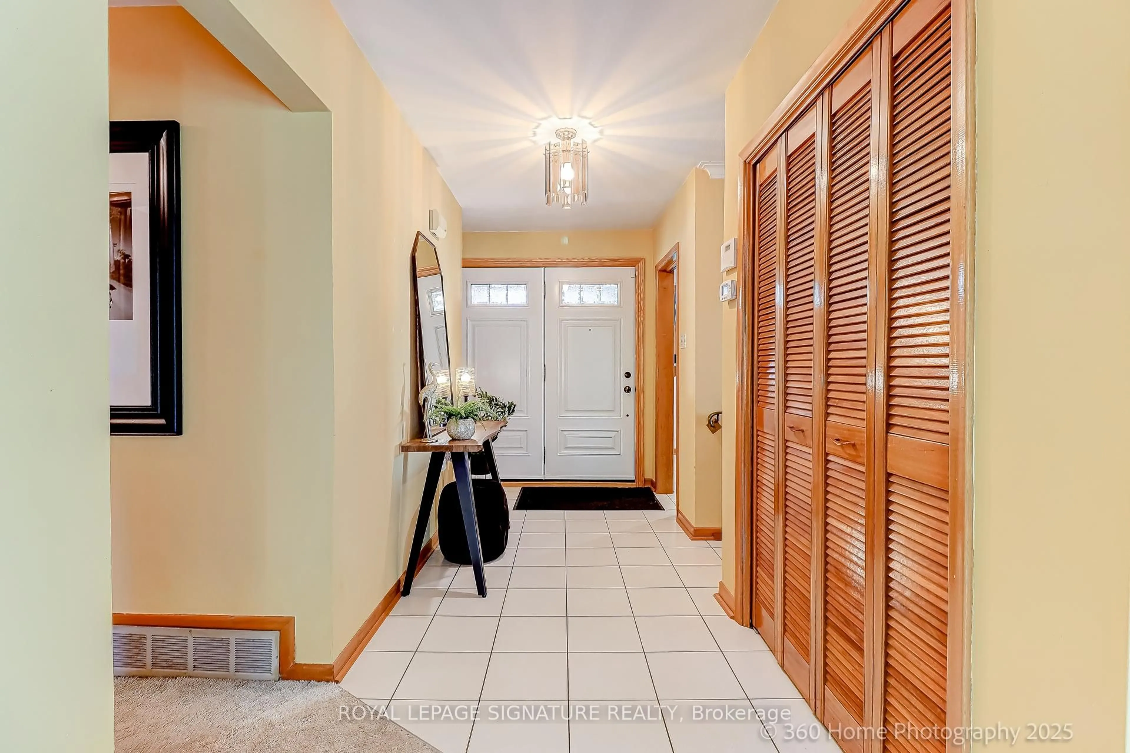 Indoor entryway for 89 Portico Dr, Toronto Ontario M1G 3R5